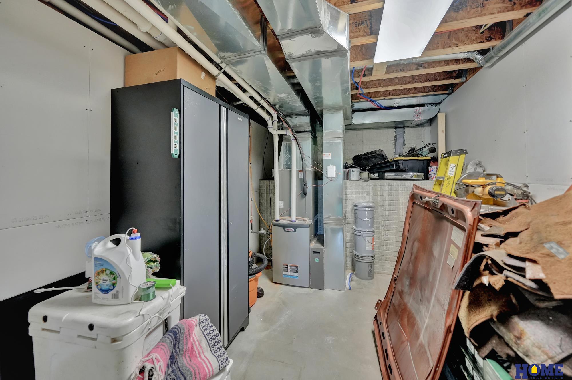 6233 Blackstone Road