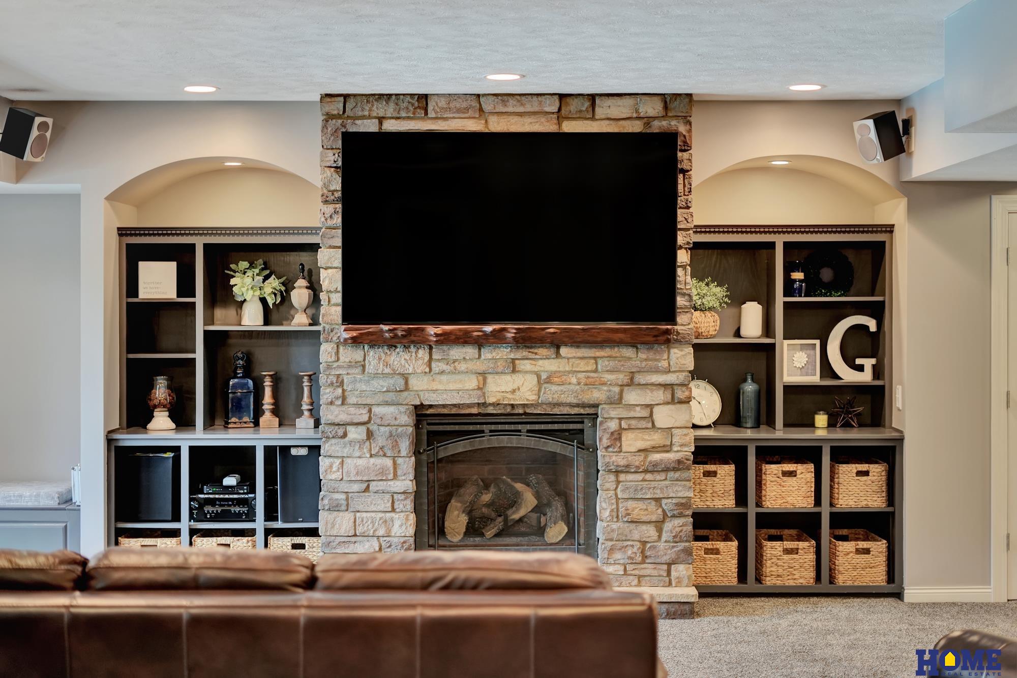 6233 Blackstone Road