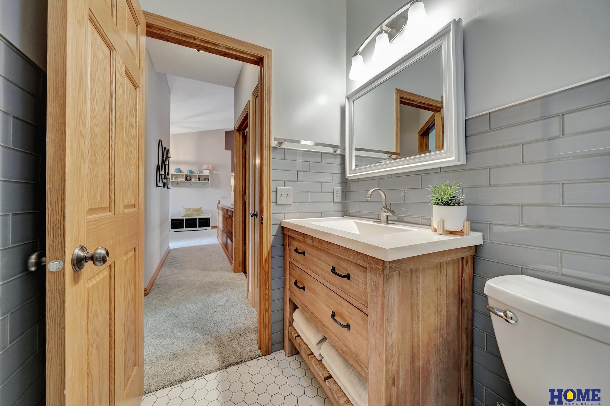 6233 Blackstone Road