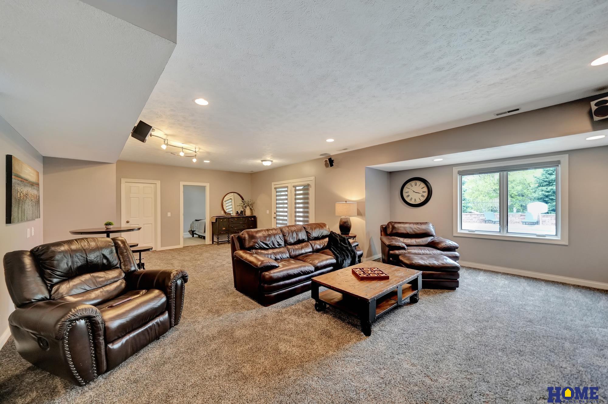 6233 Blackstone Road