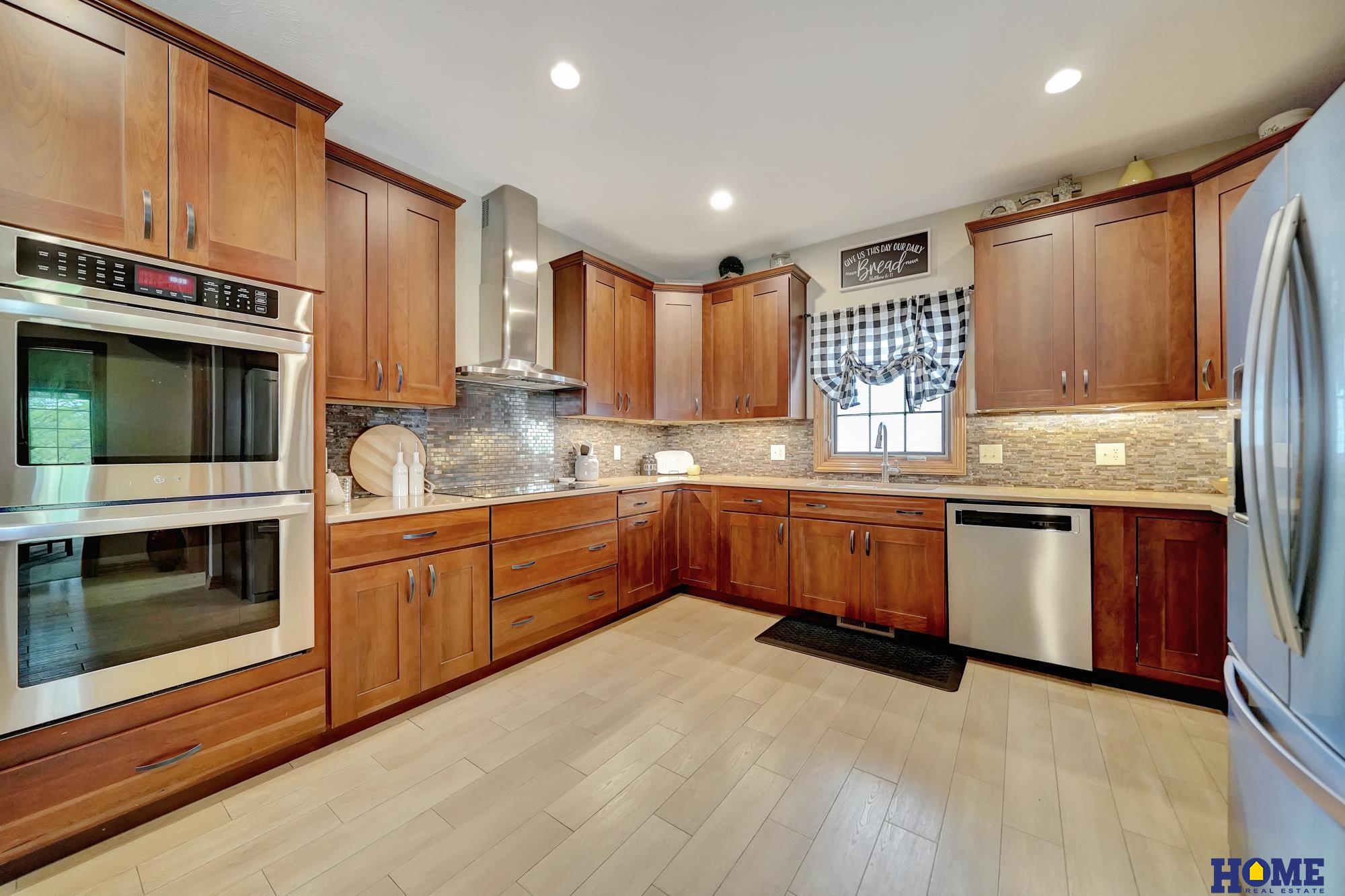 6233 Blackstone Road