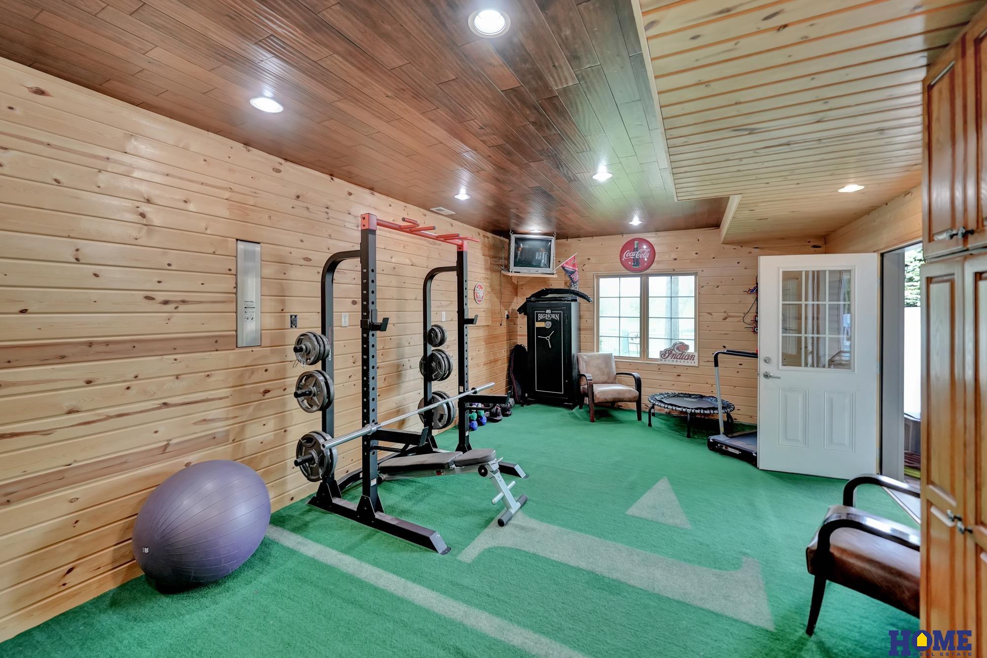 6233 Blackstone Road