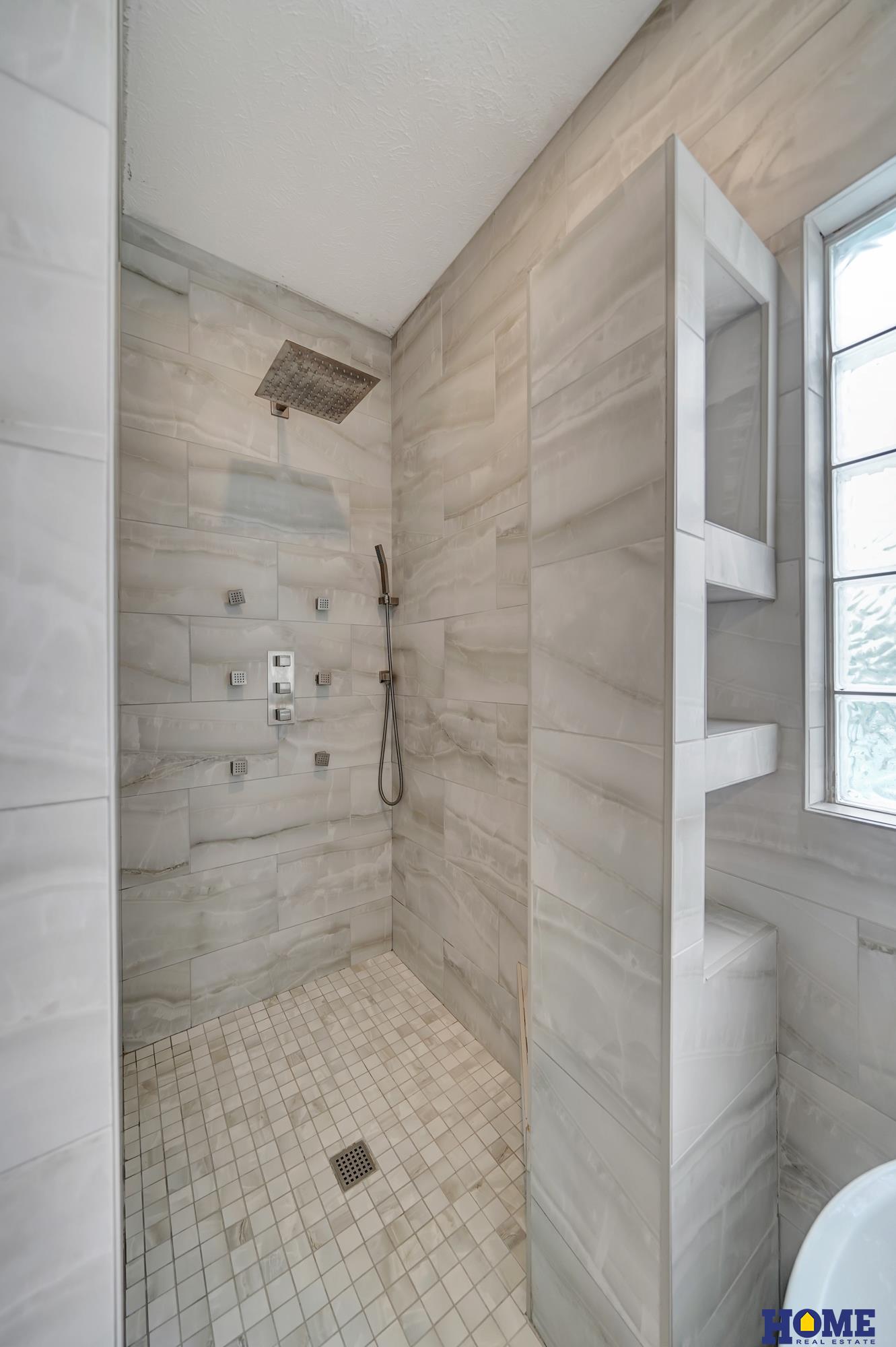 6233 Blackstone Road