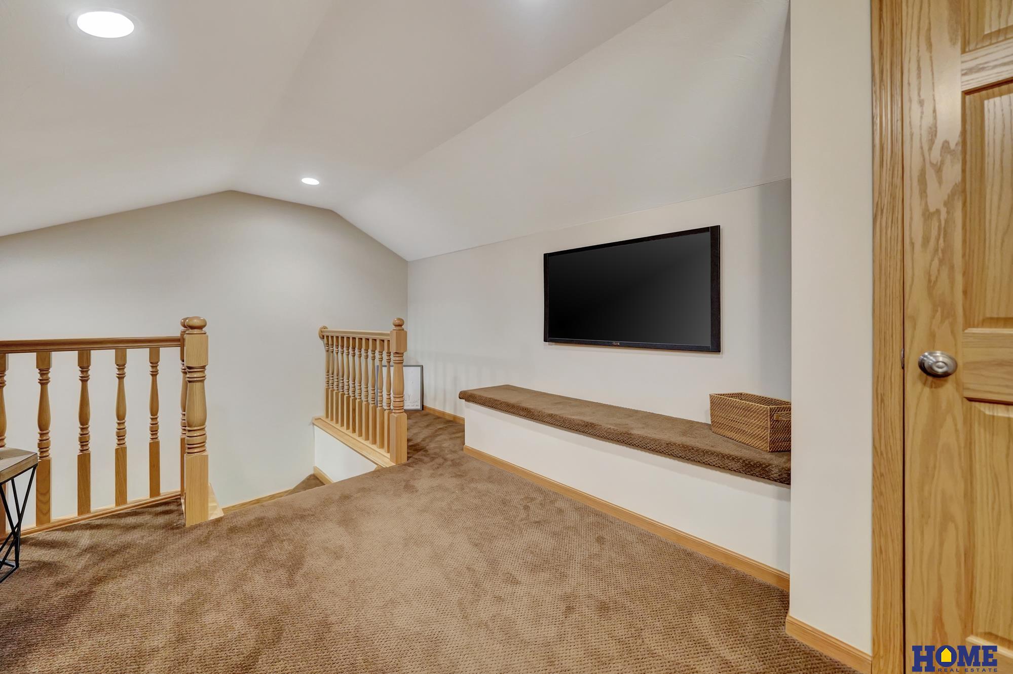 6233 Blackstone Road