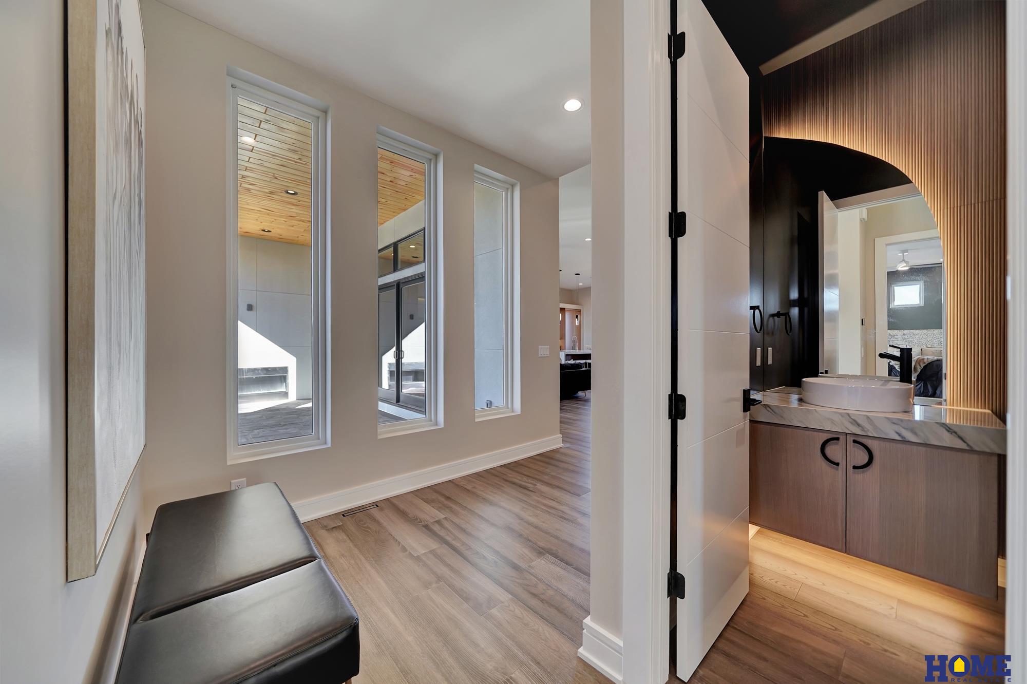 9429 Hillcrest Trail