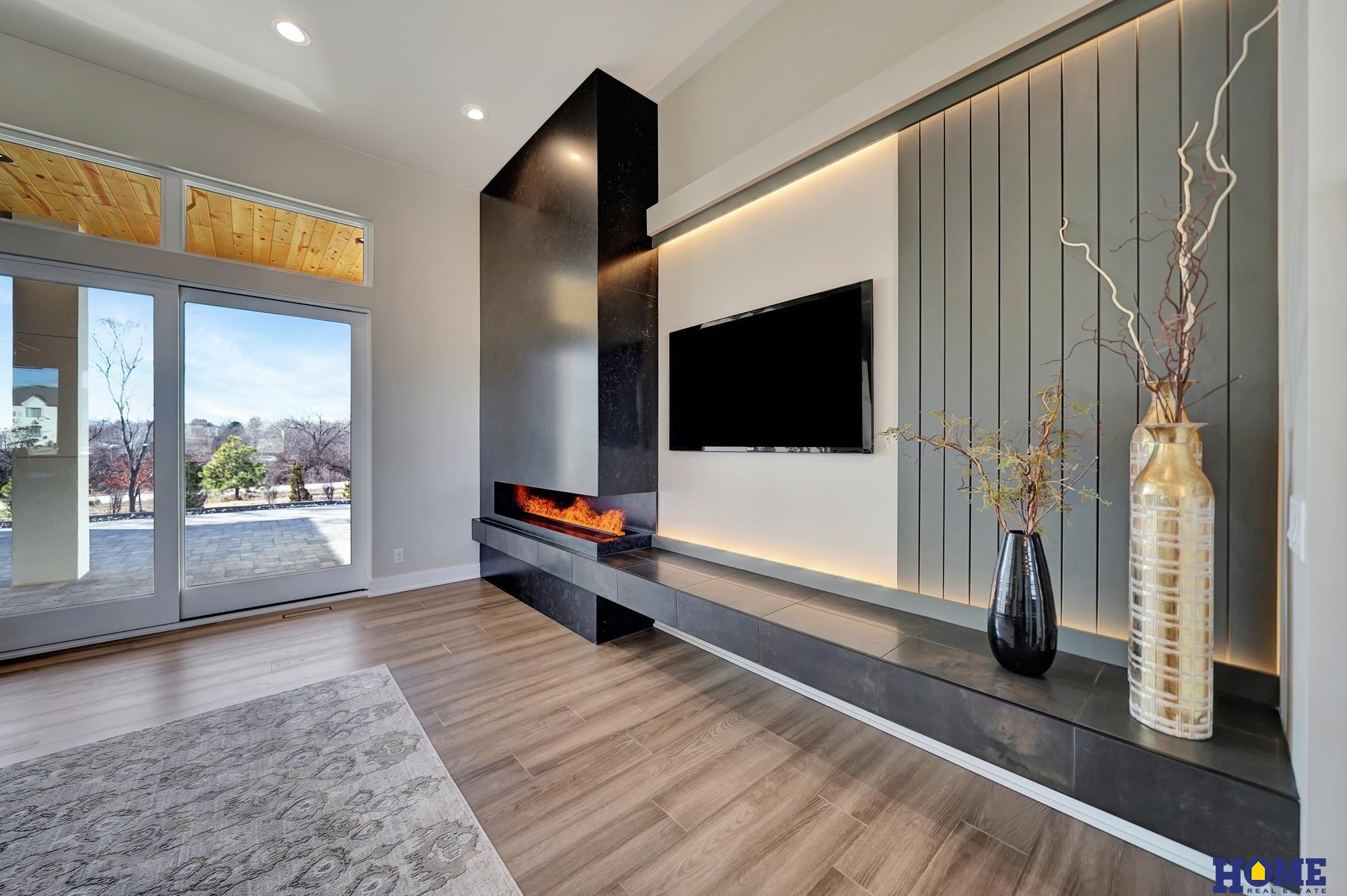 9429 Hillcrest Trail