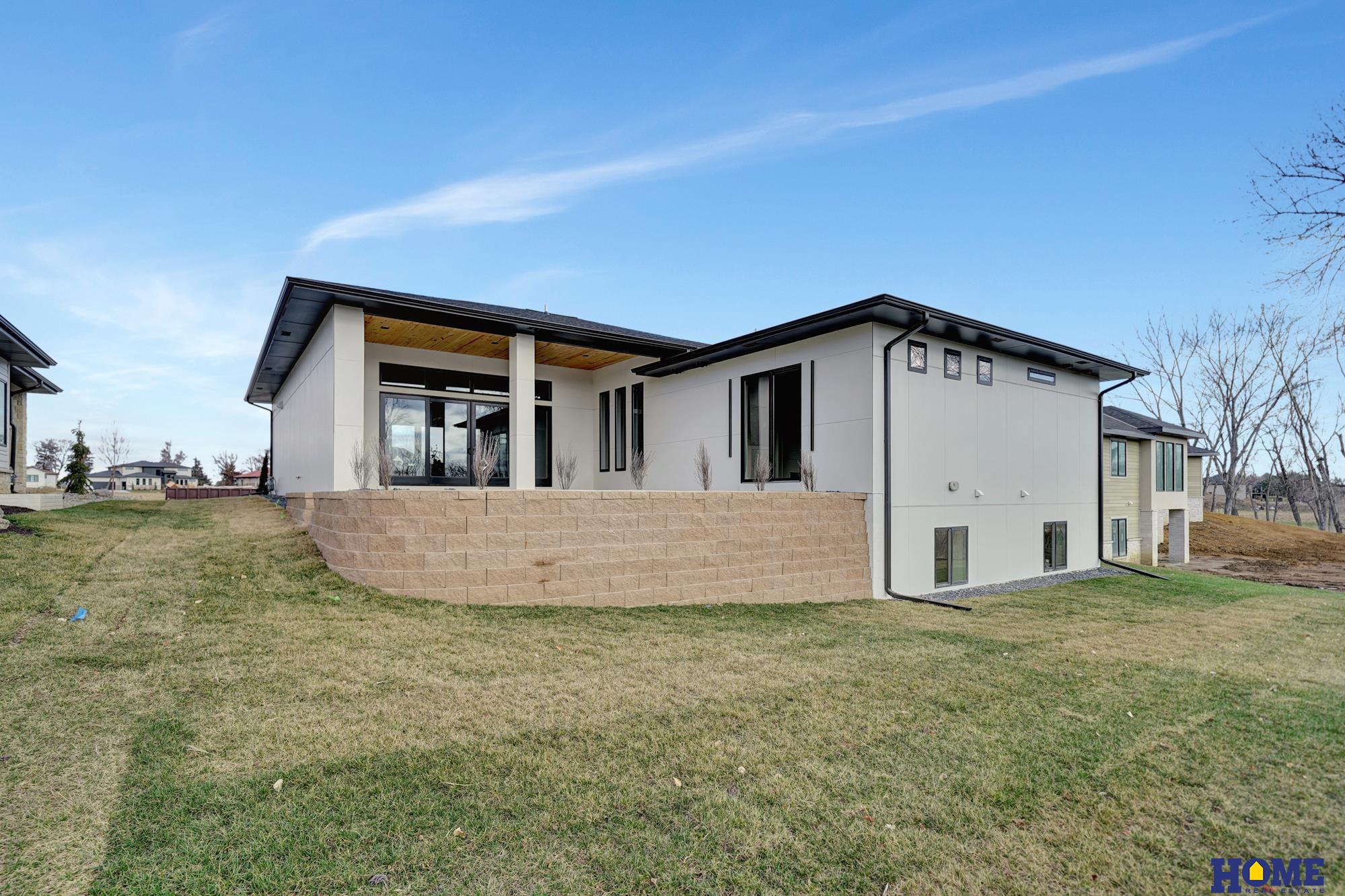 9429 Hillcrest Trail