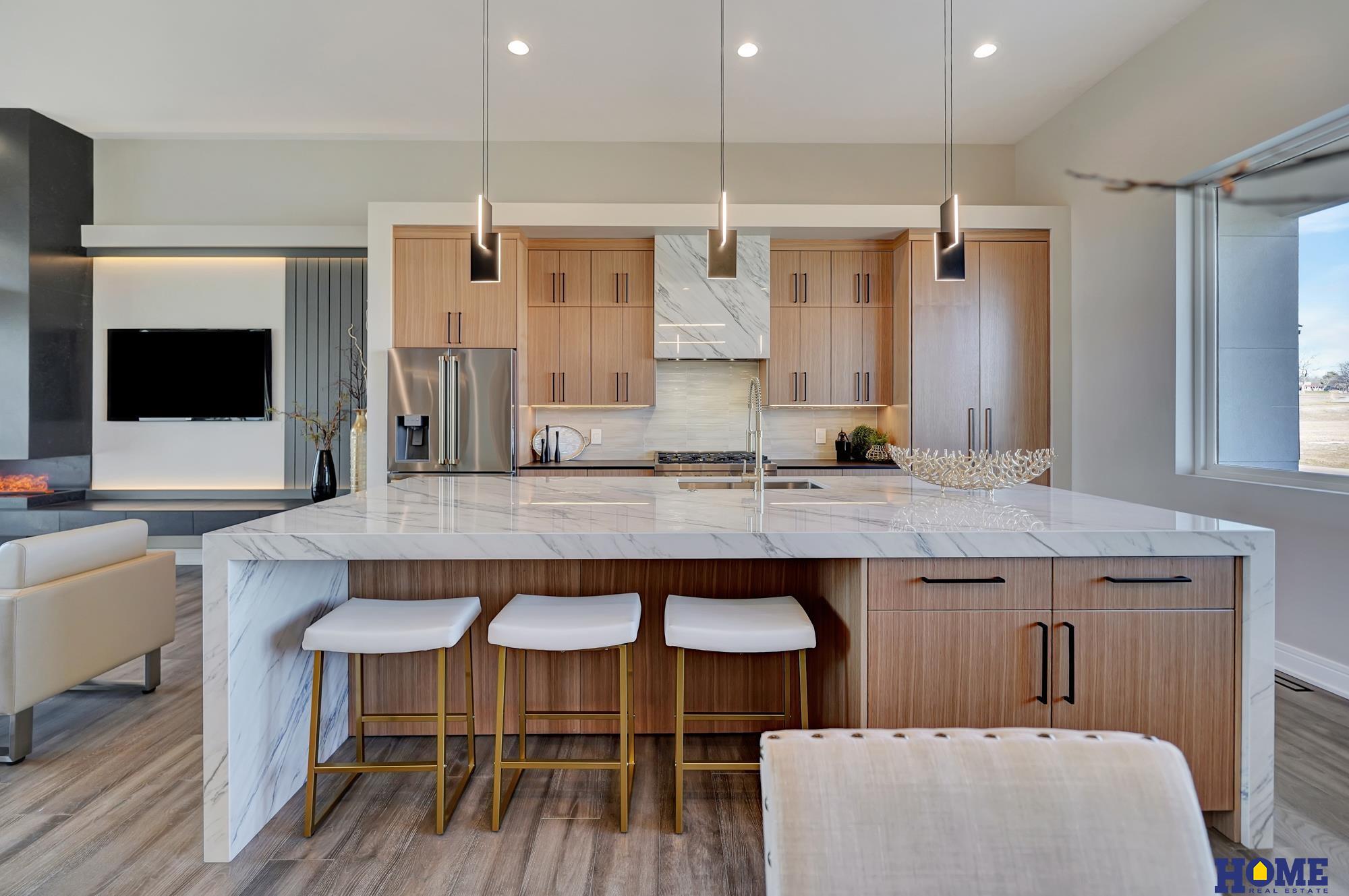 9429 Hillcrest Trail