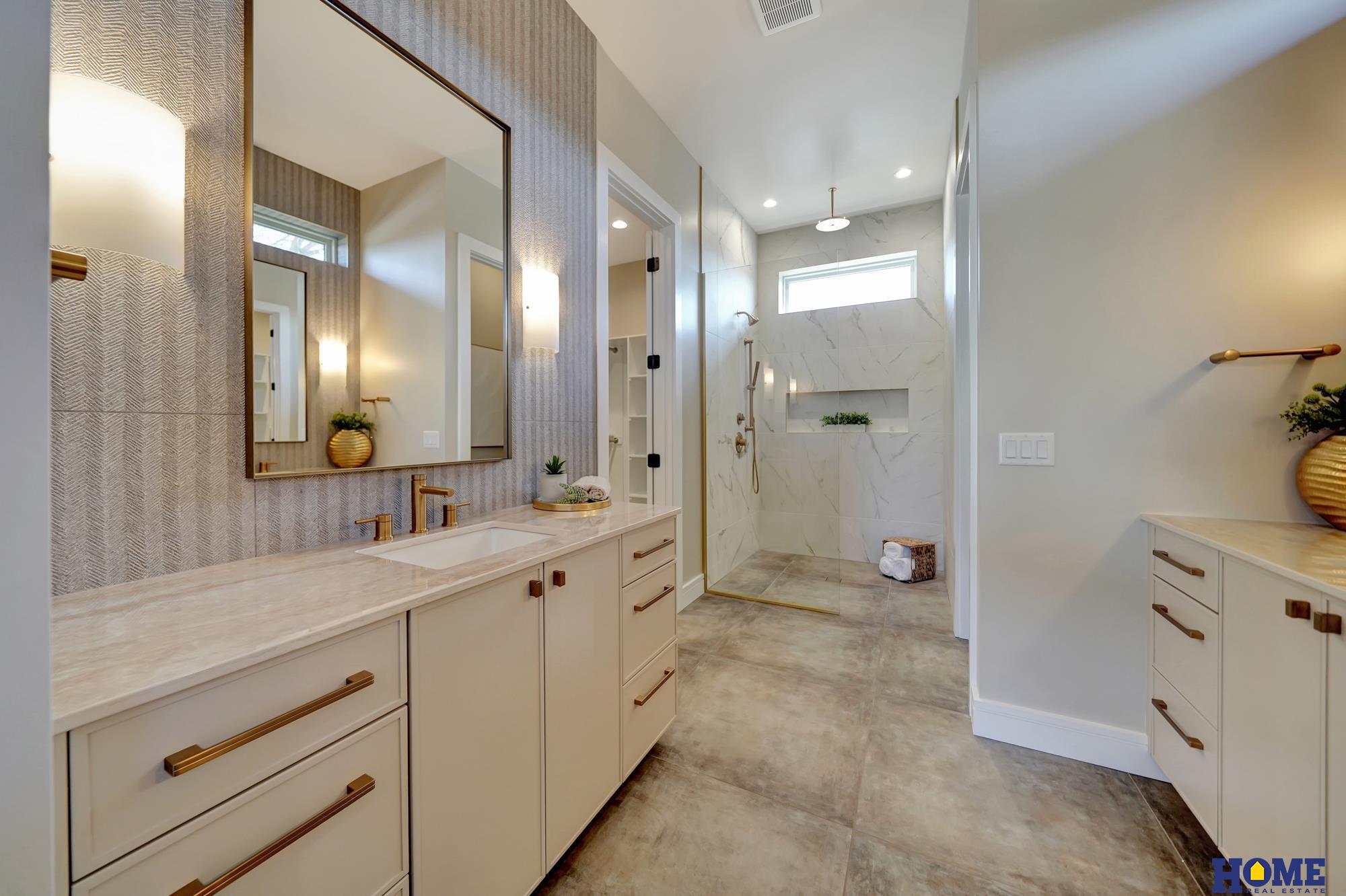 9429 Hillcrest Trail