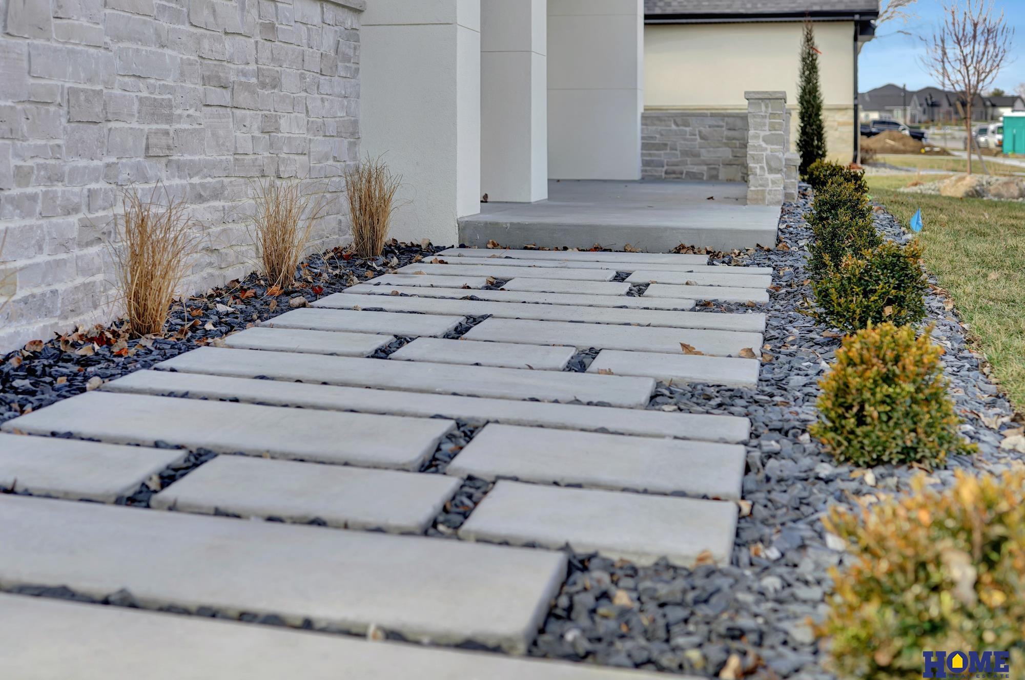 9429 Hillcrest Trail