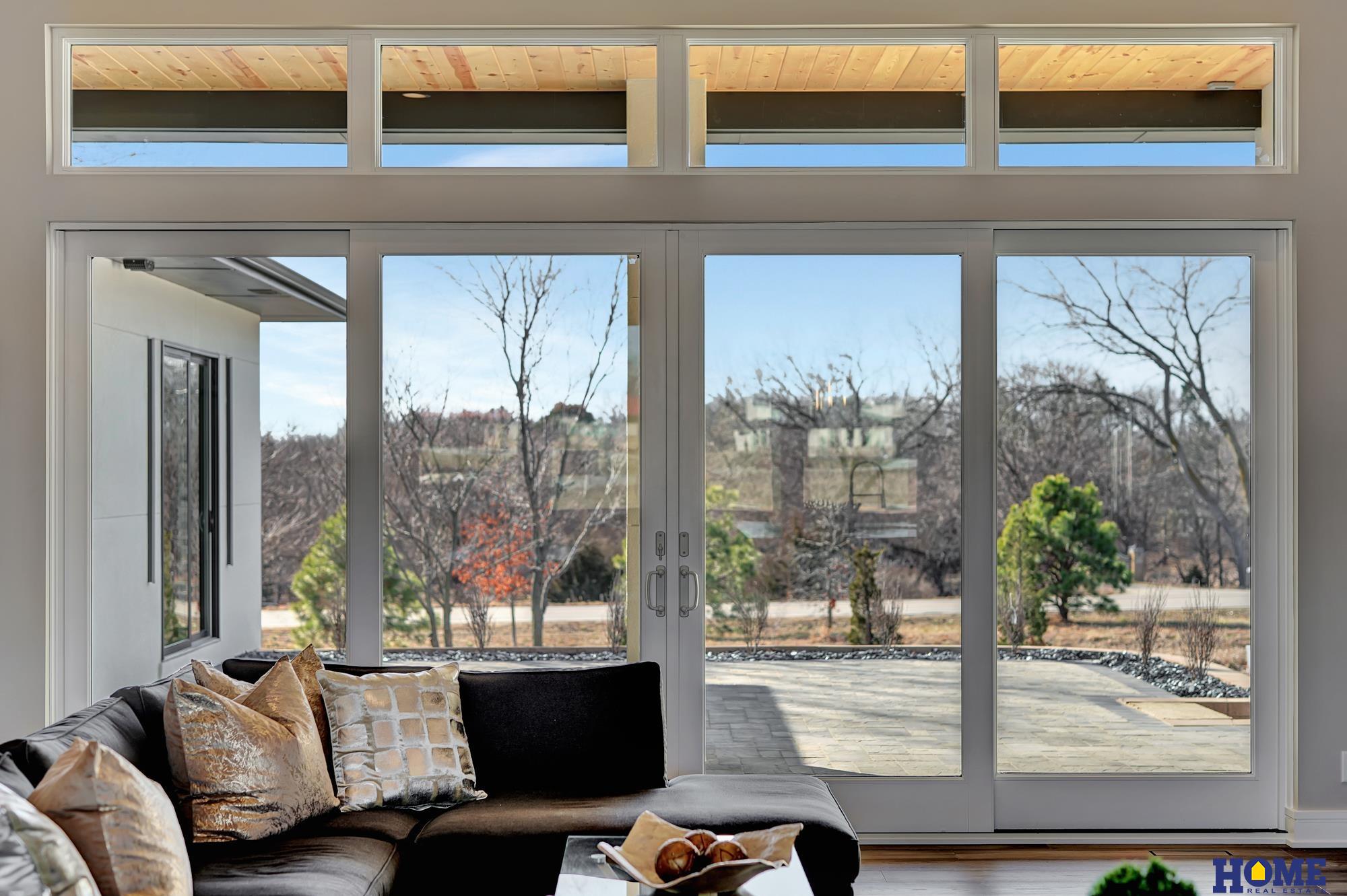 9429 Hillcrest Trail