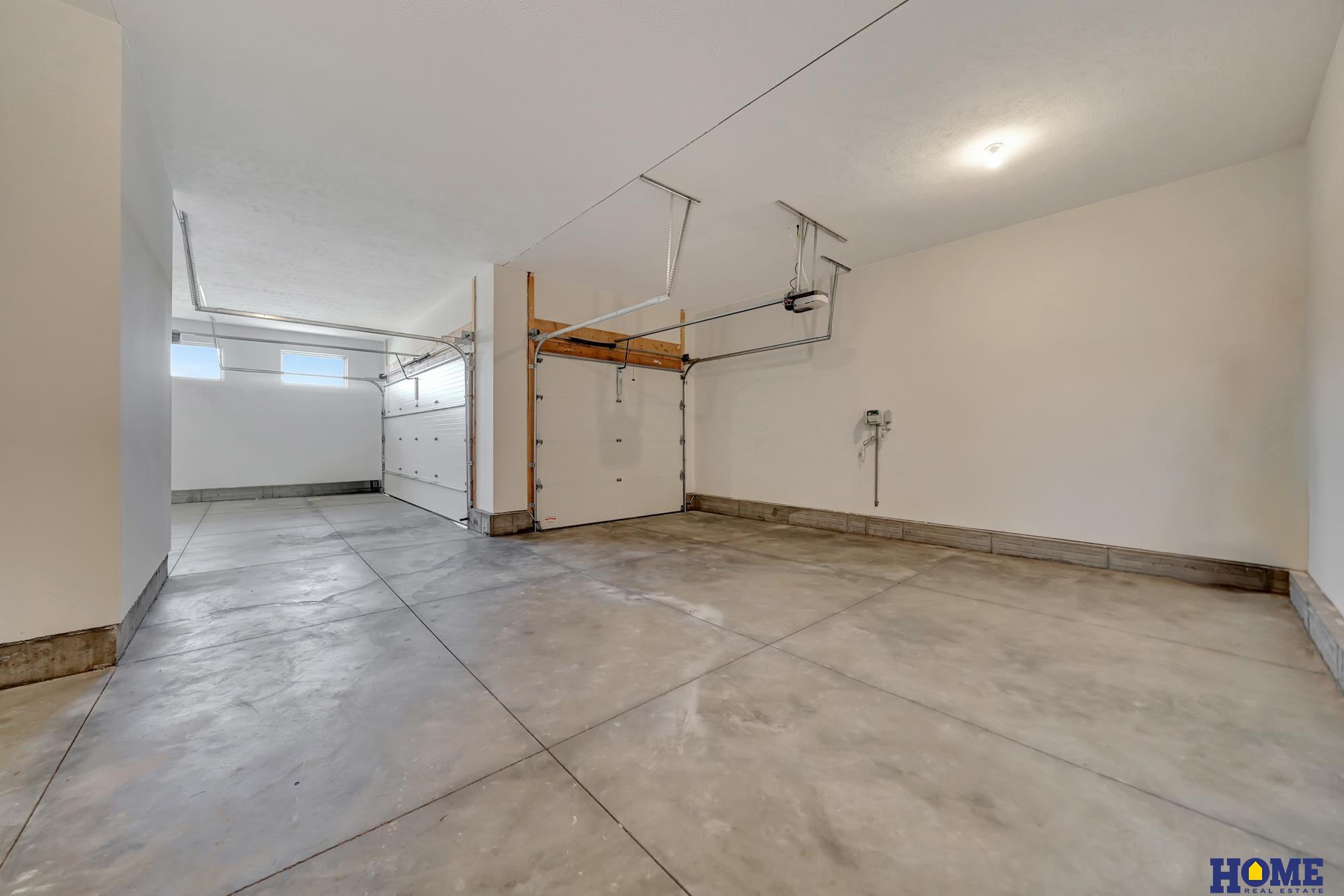 9429 Hillcrest Trail