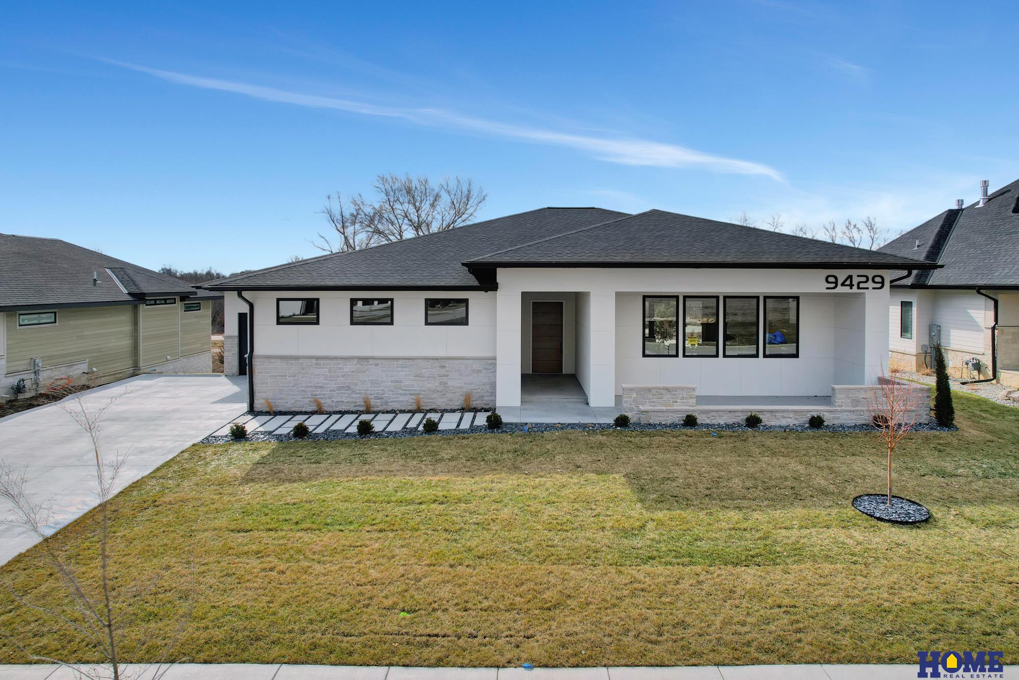 9429 Hillcrest Trail