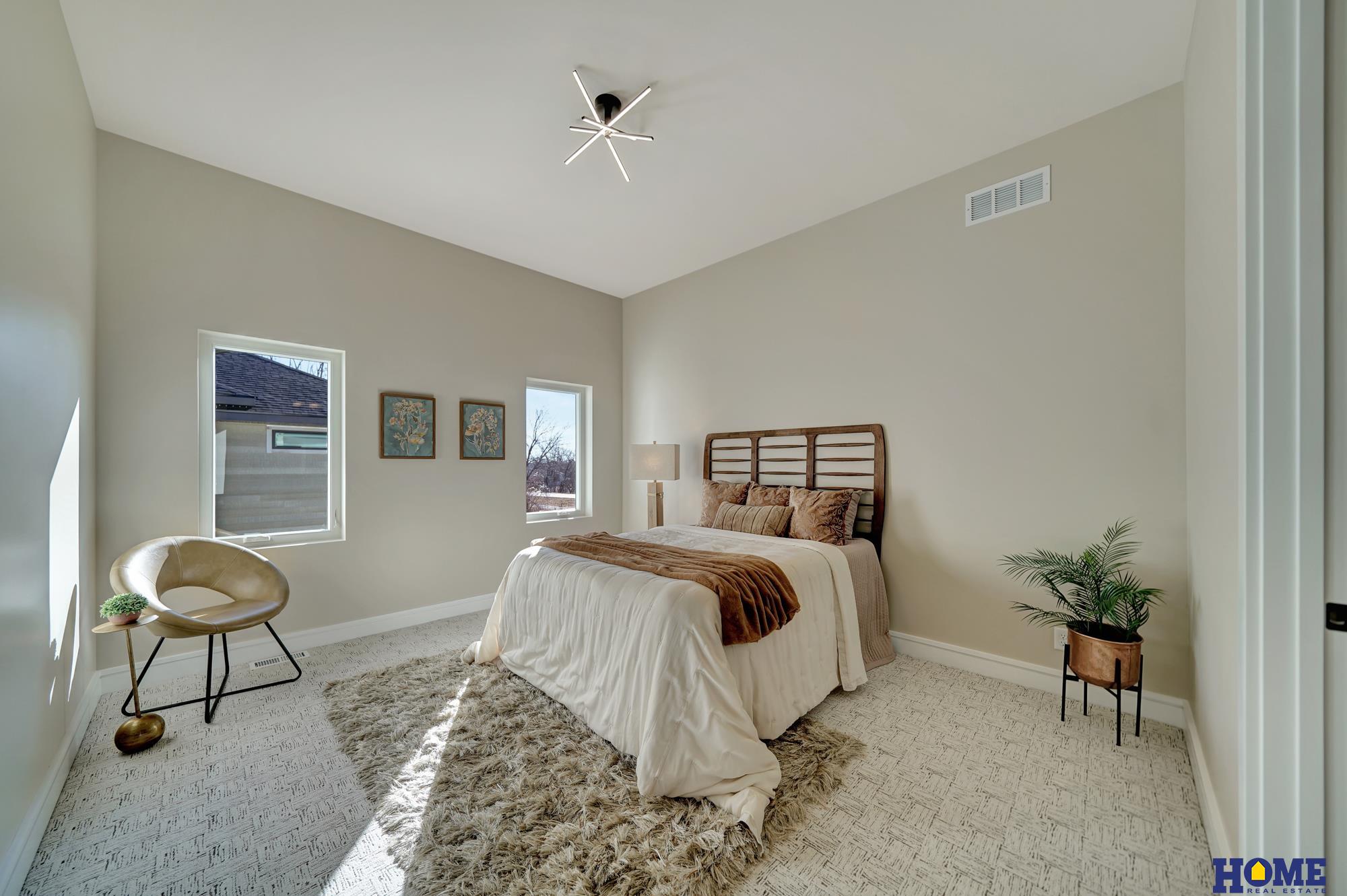 9429 Hillcrest Trail