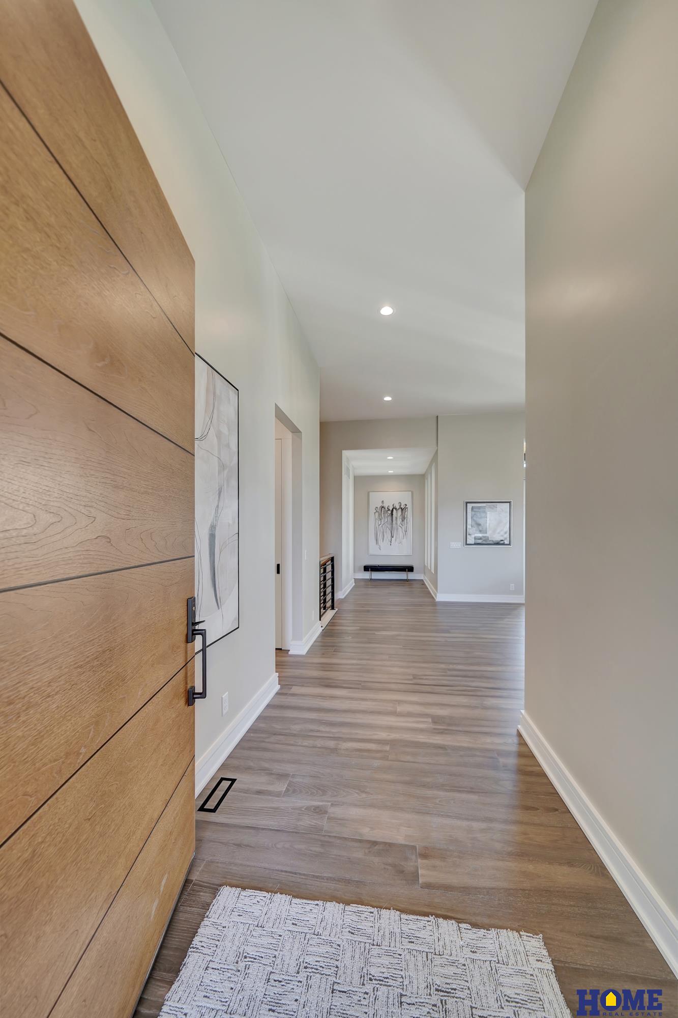 9429 Hillcrest Trail