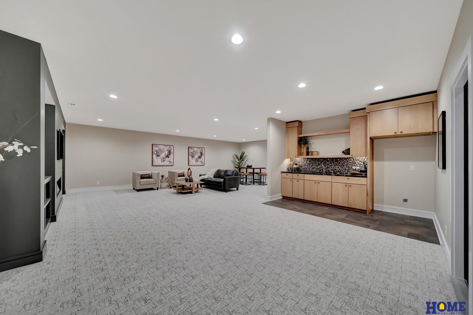 9429 Hillcrest Trail