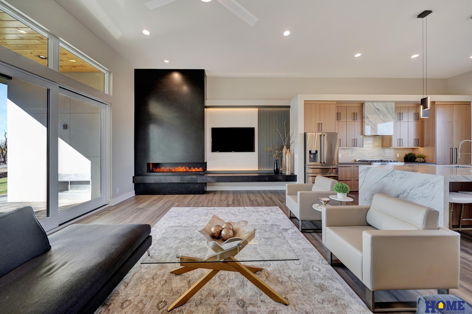 9429 Hillcrest Trail