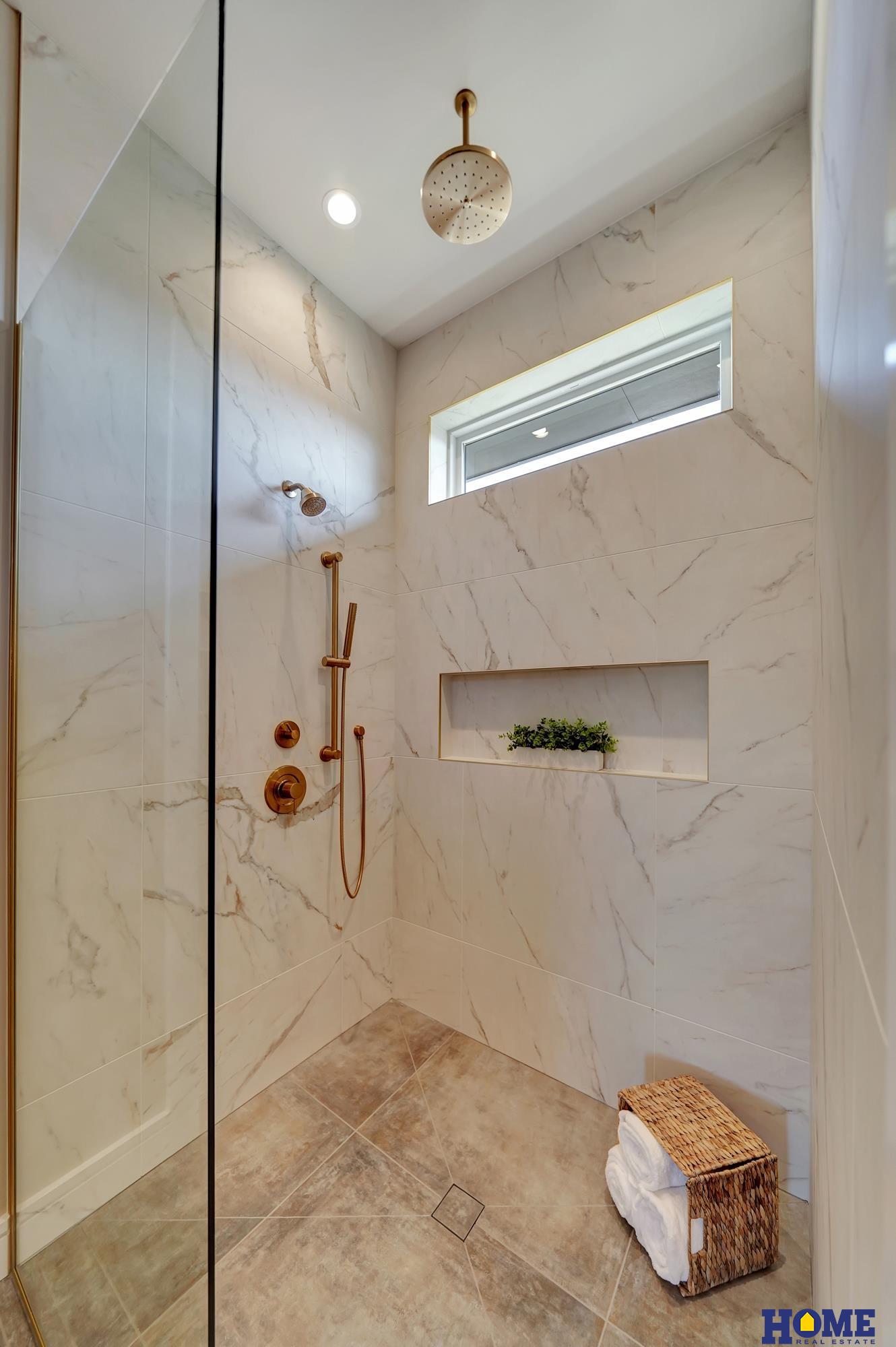 9429 Hillcrest Trail