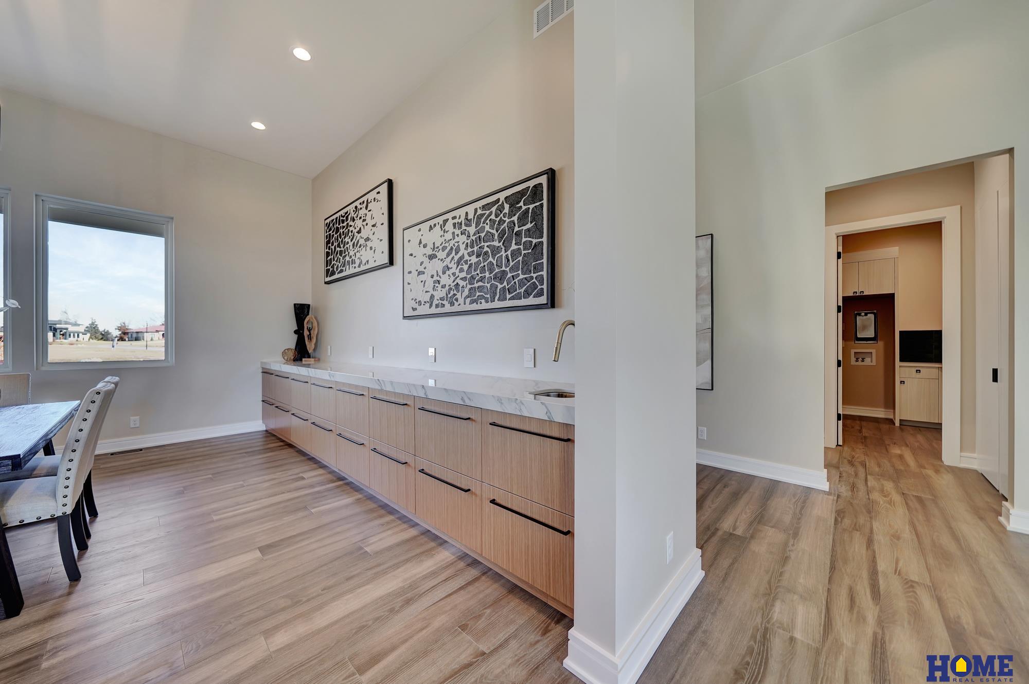 9429 Hillcrest Trail