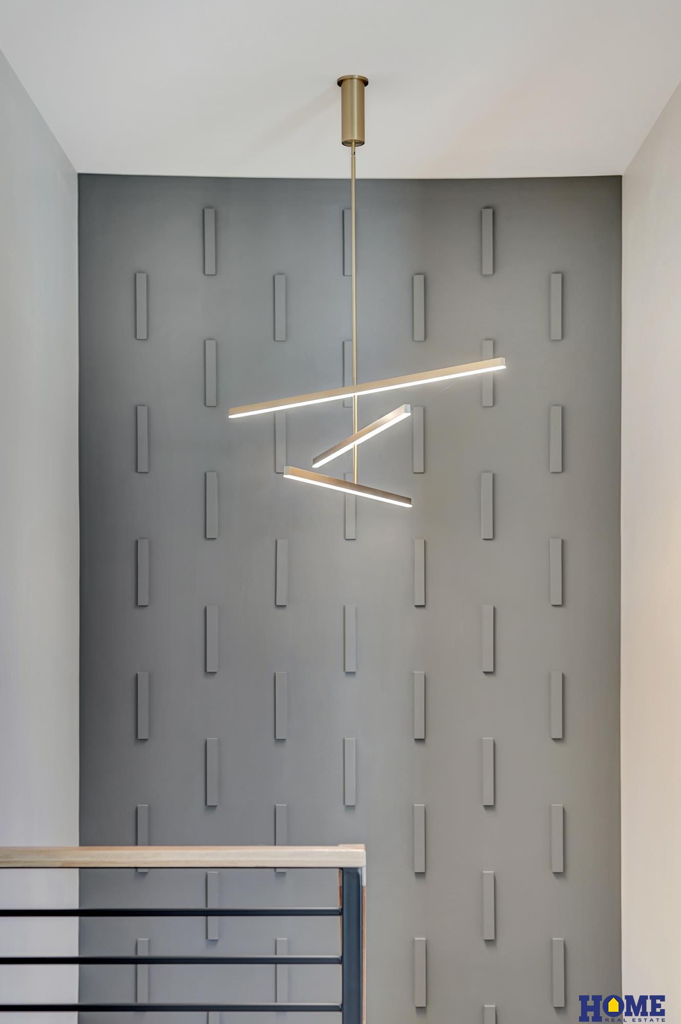 9429 Hillcrest Trail