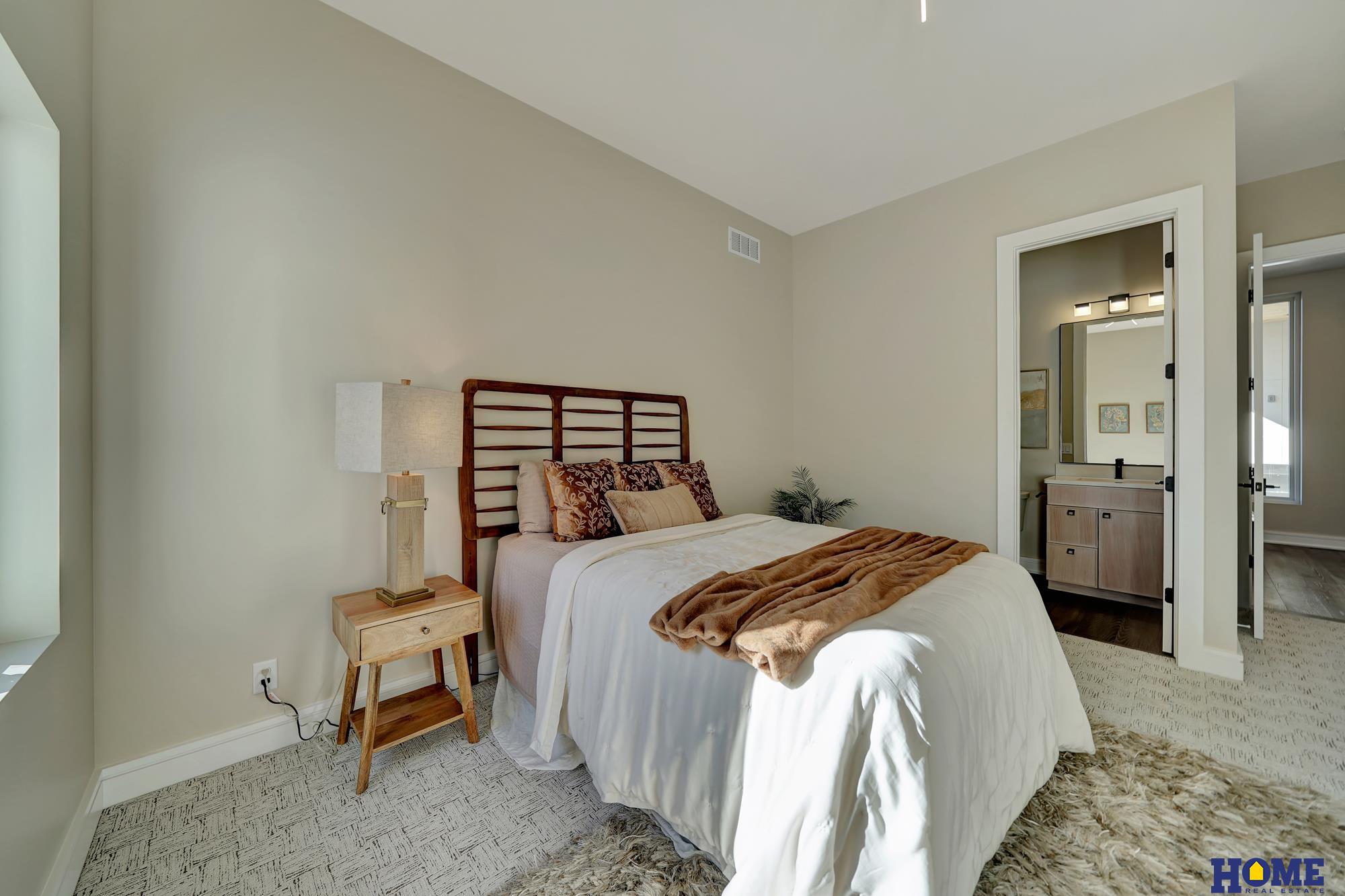 9429 Hillcrest Trail