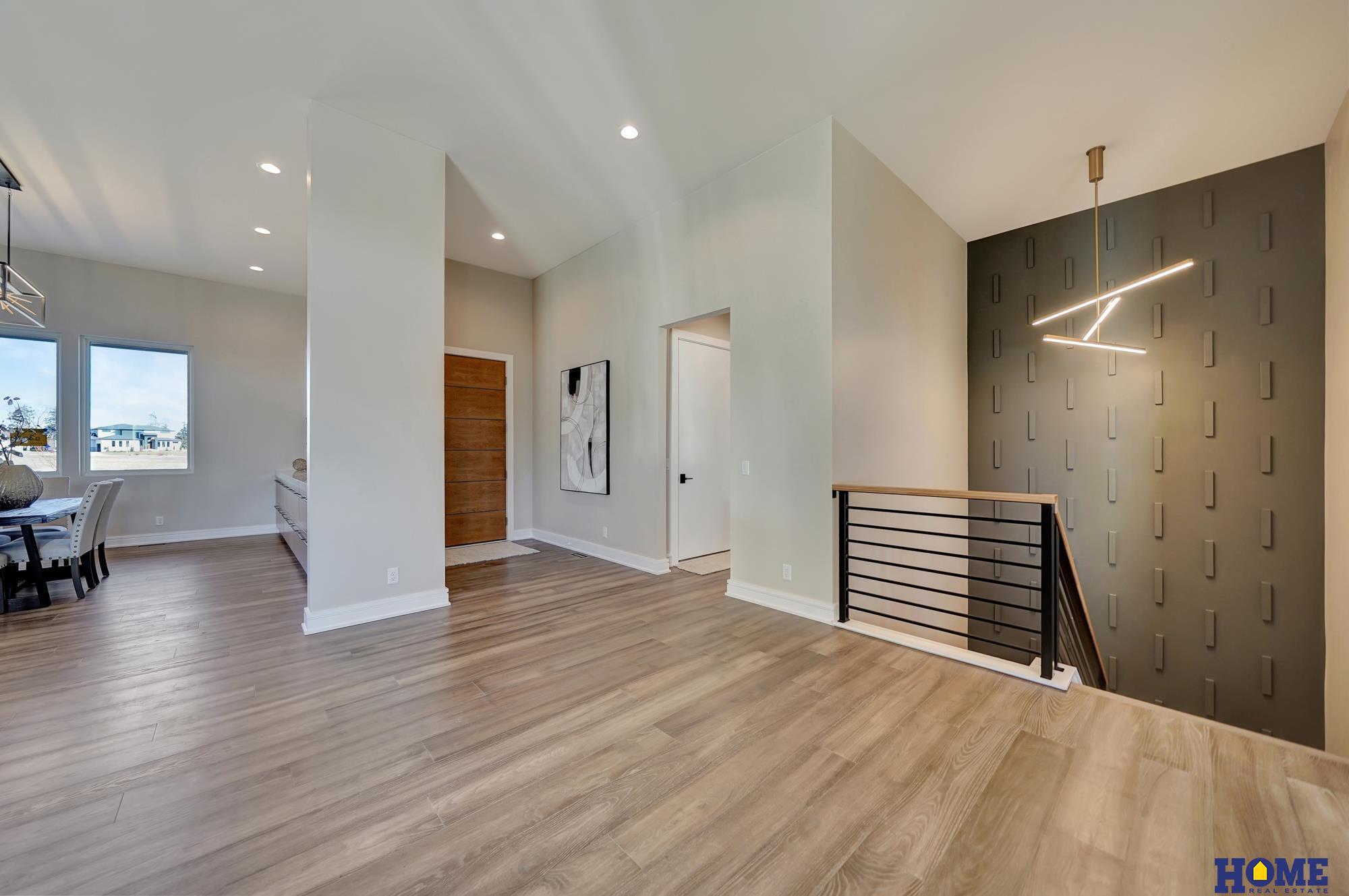 9429 Hillcrest Trail