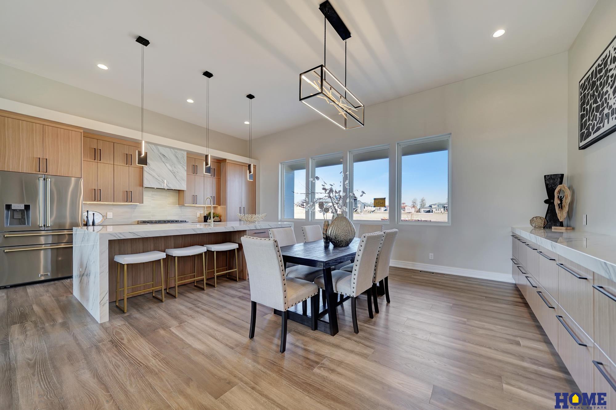 9429 Hillcrest Trail