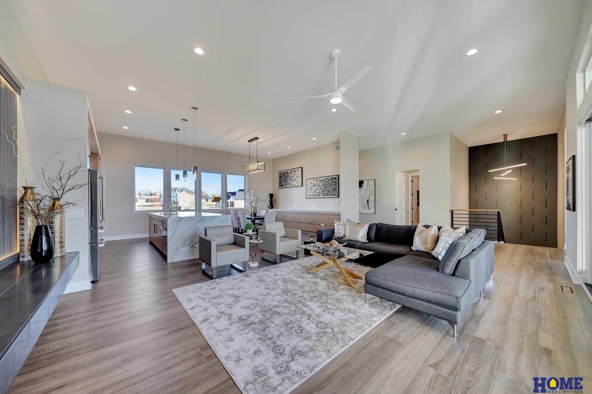 9429 Hillcrest Trail