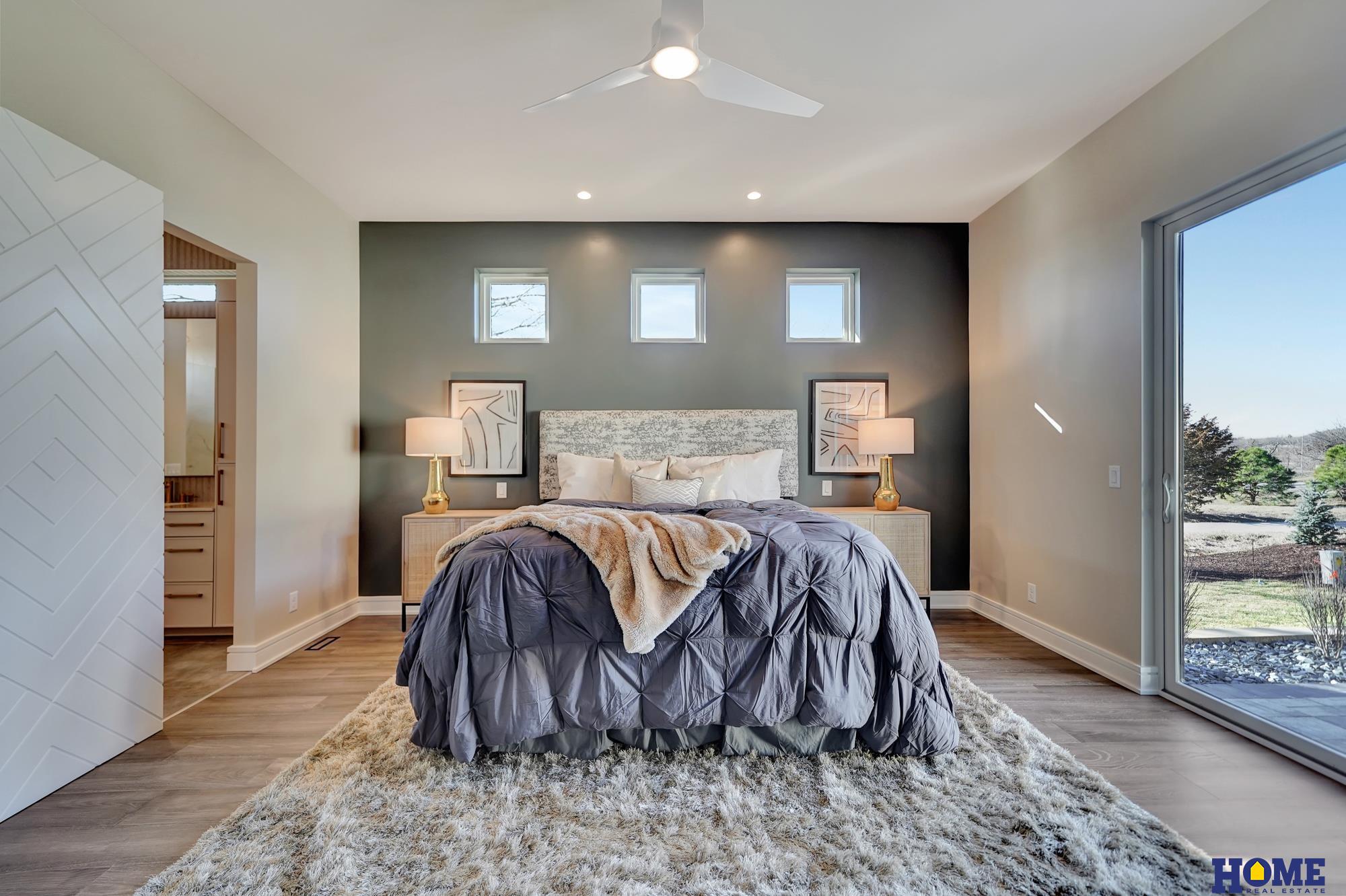 9429 Hillcrest Trail