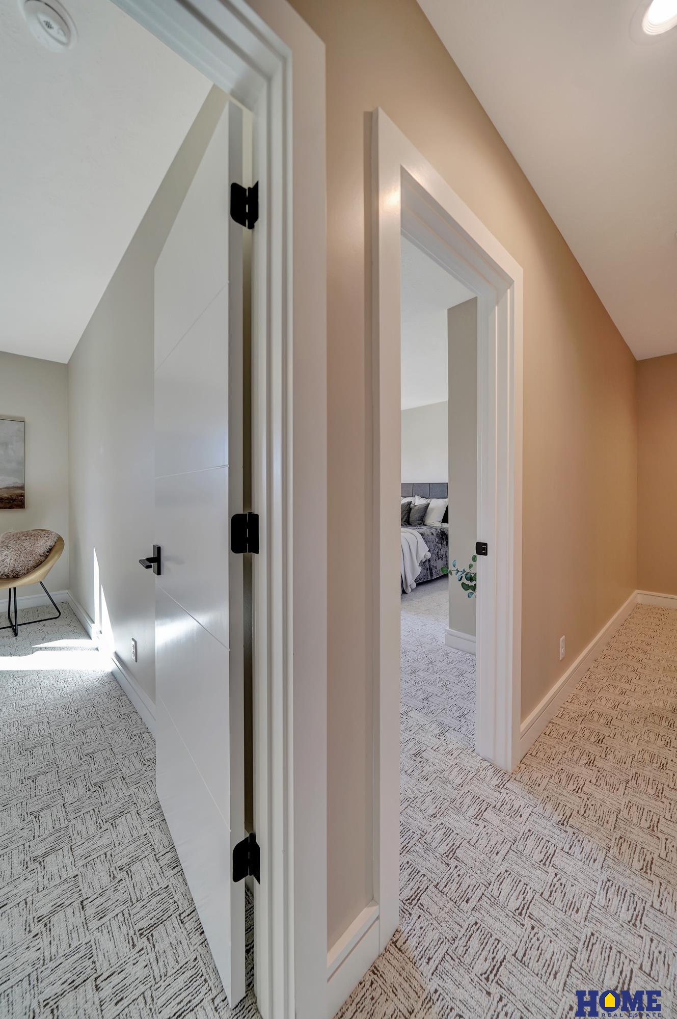 9429 Hillcrest Trail