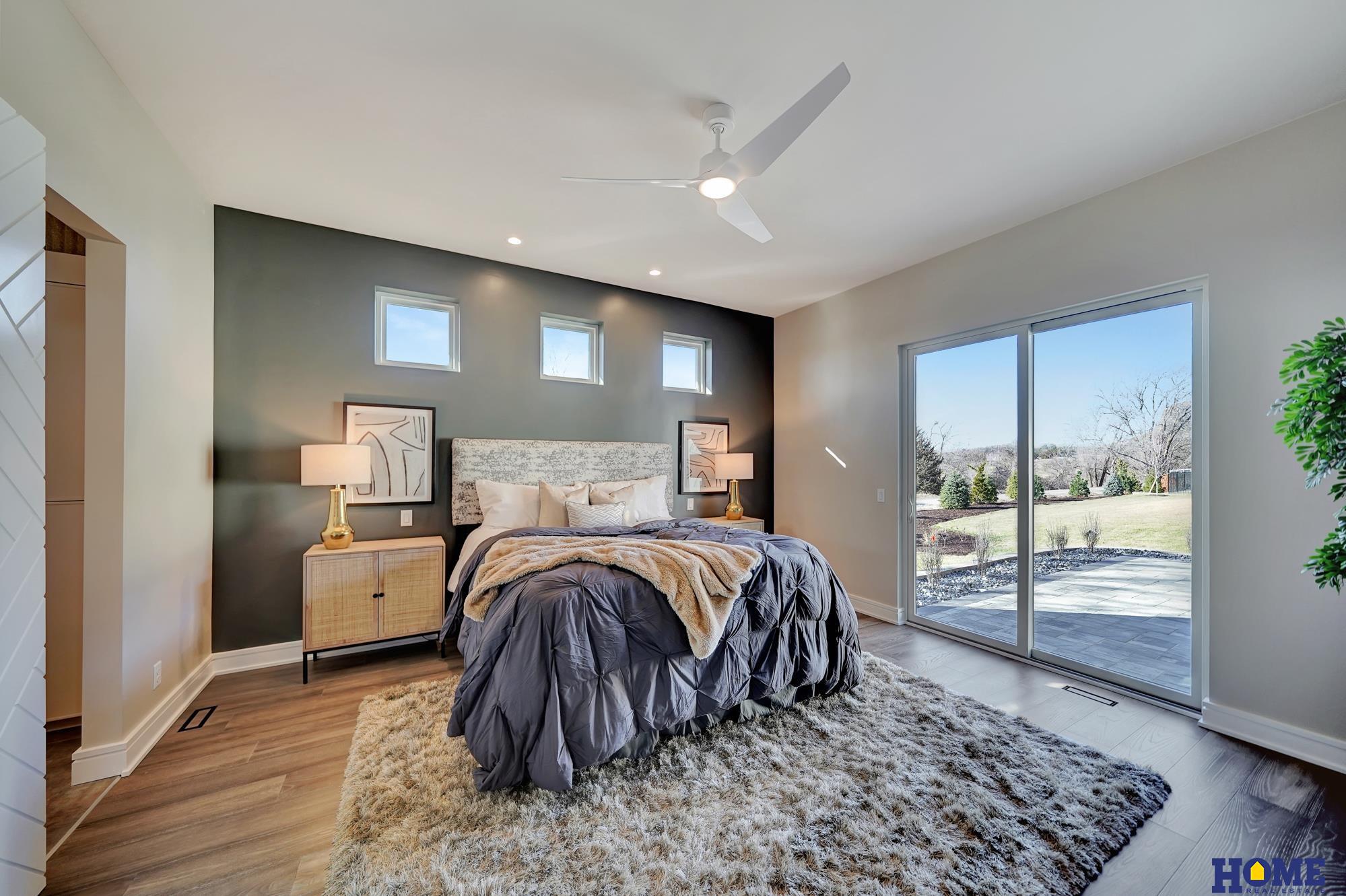 9429 Hillcrest Trail