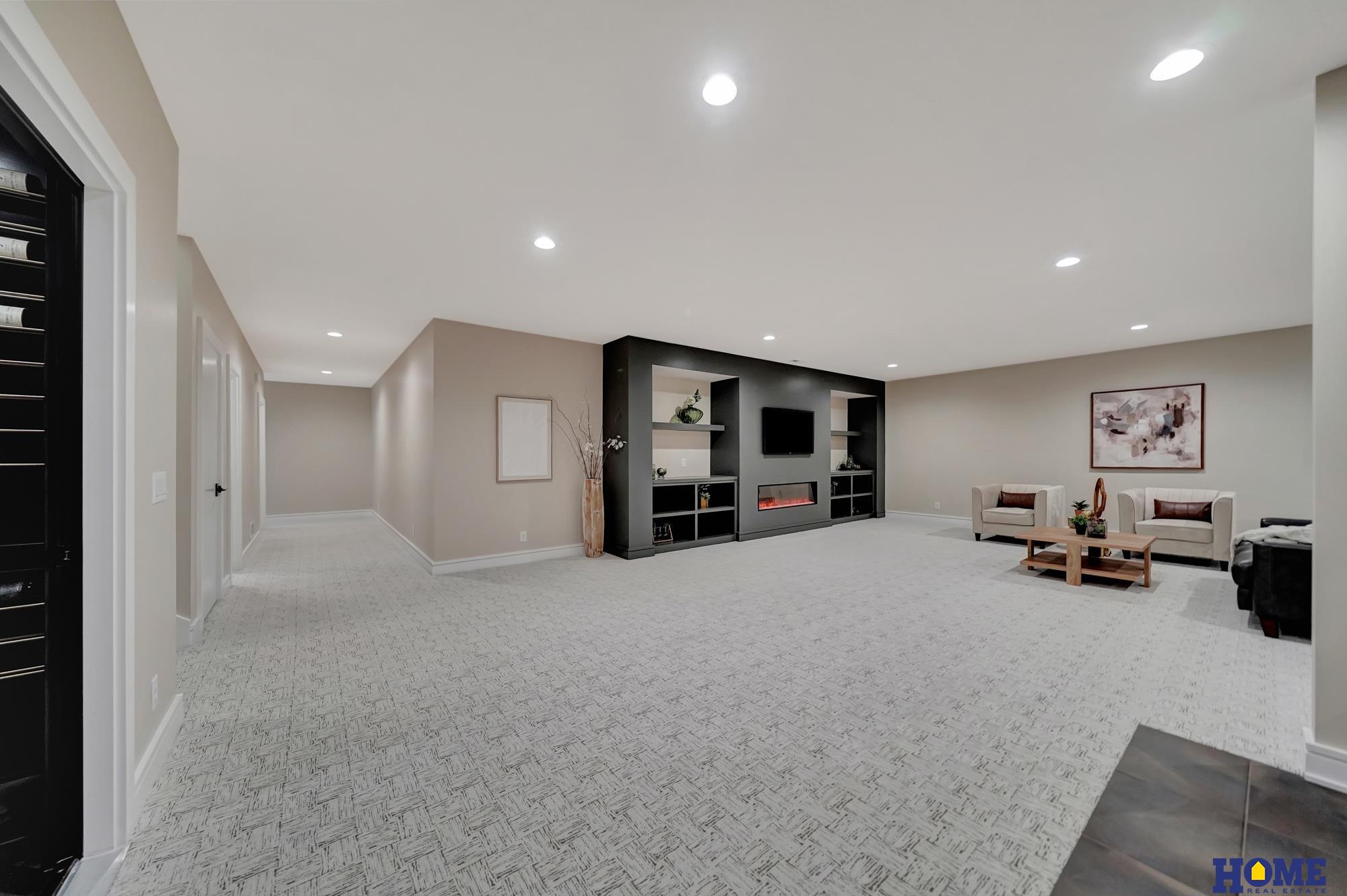 9429 Hillcrest Trail