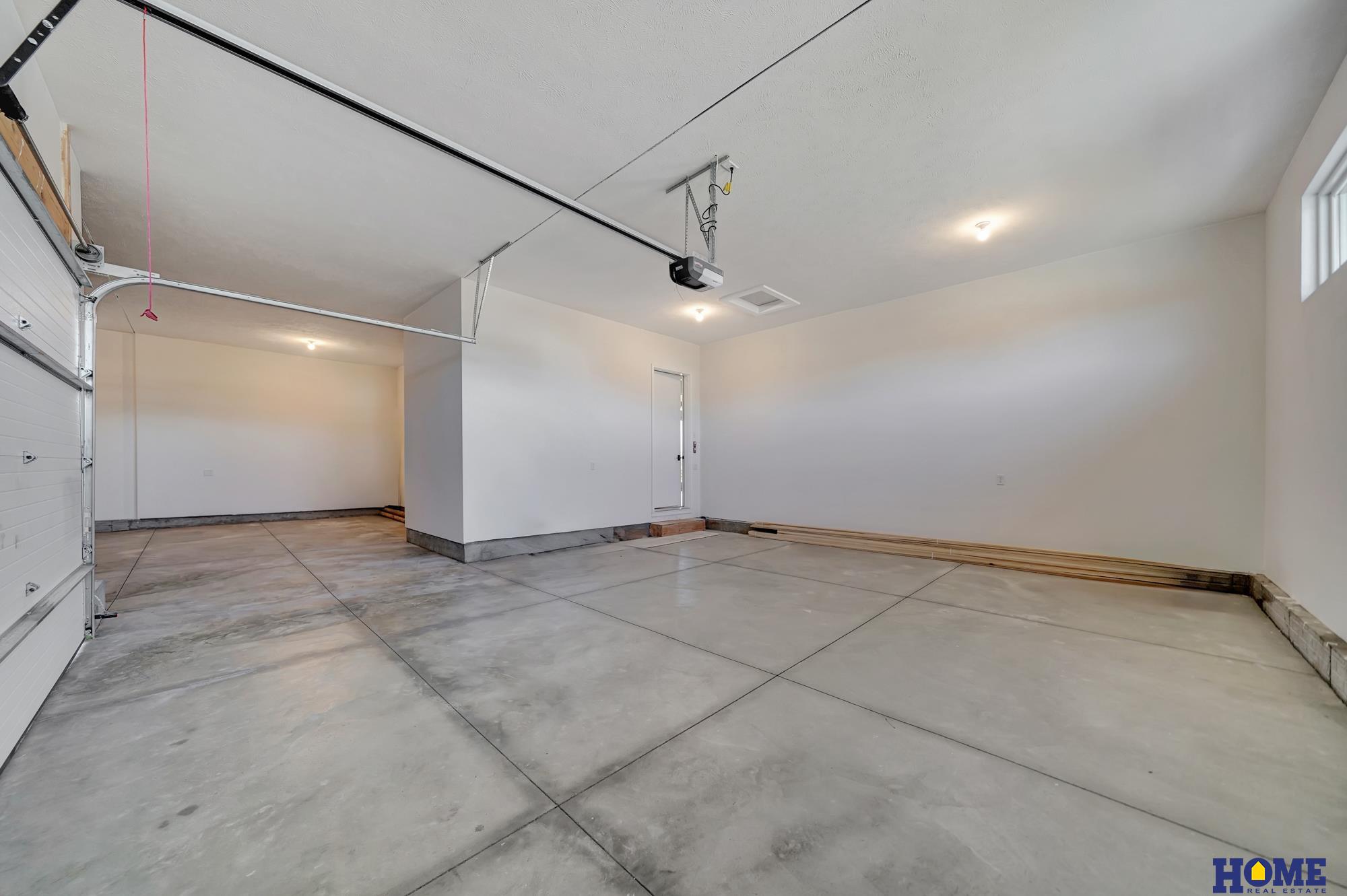 9429 Hillcrest Trail