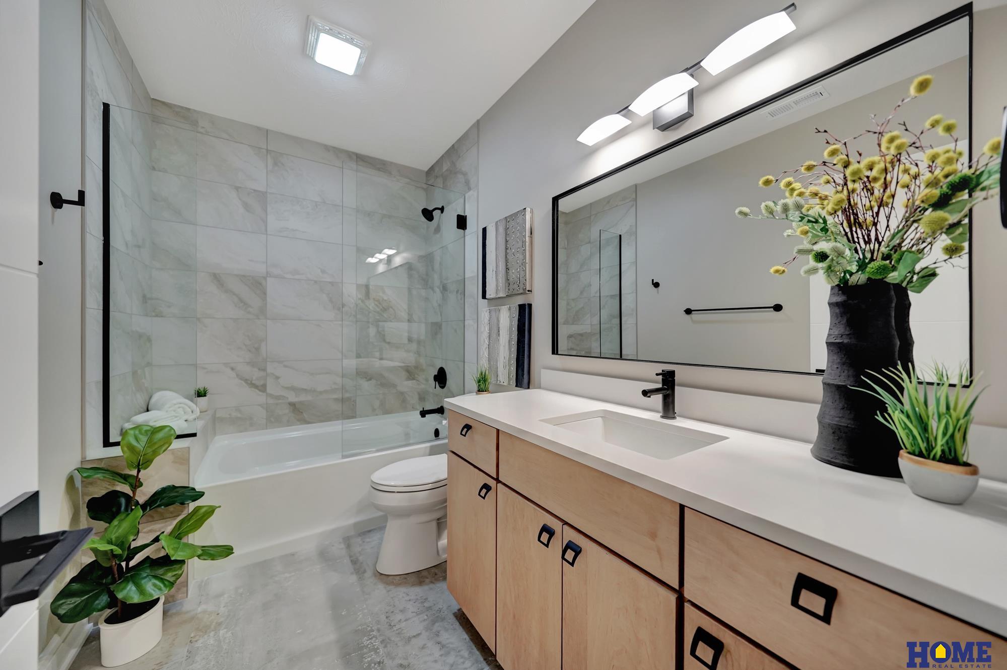 9429 Hillcrest Trail