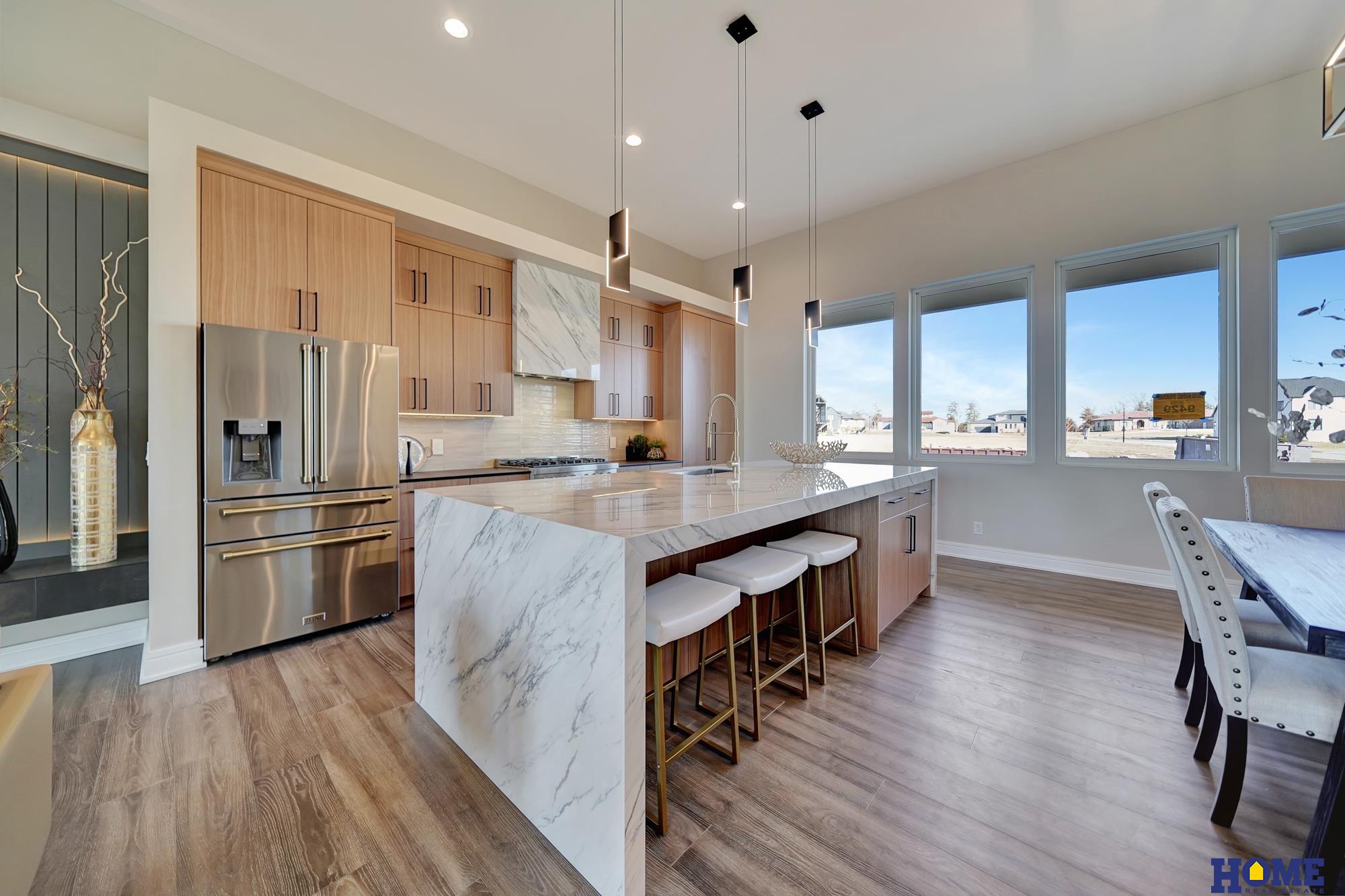 9429 Hillcrest Trail