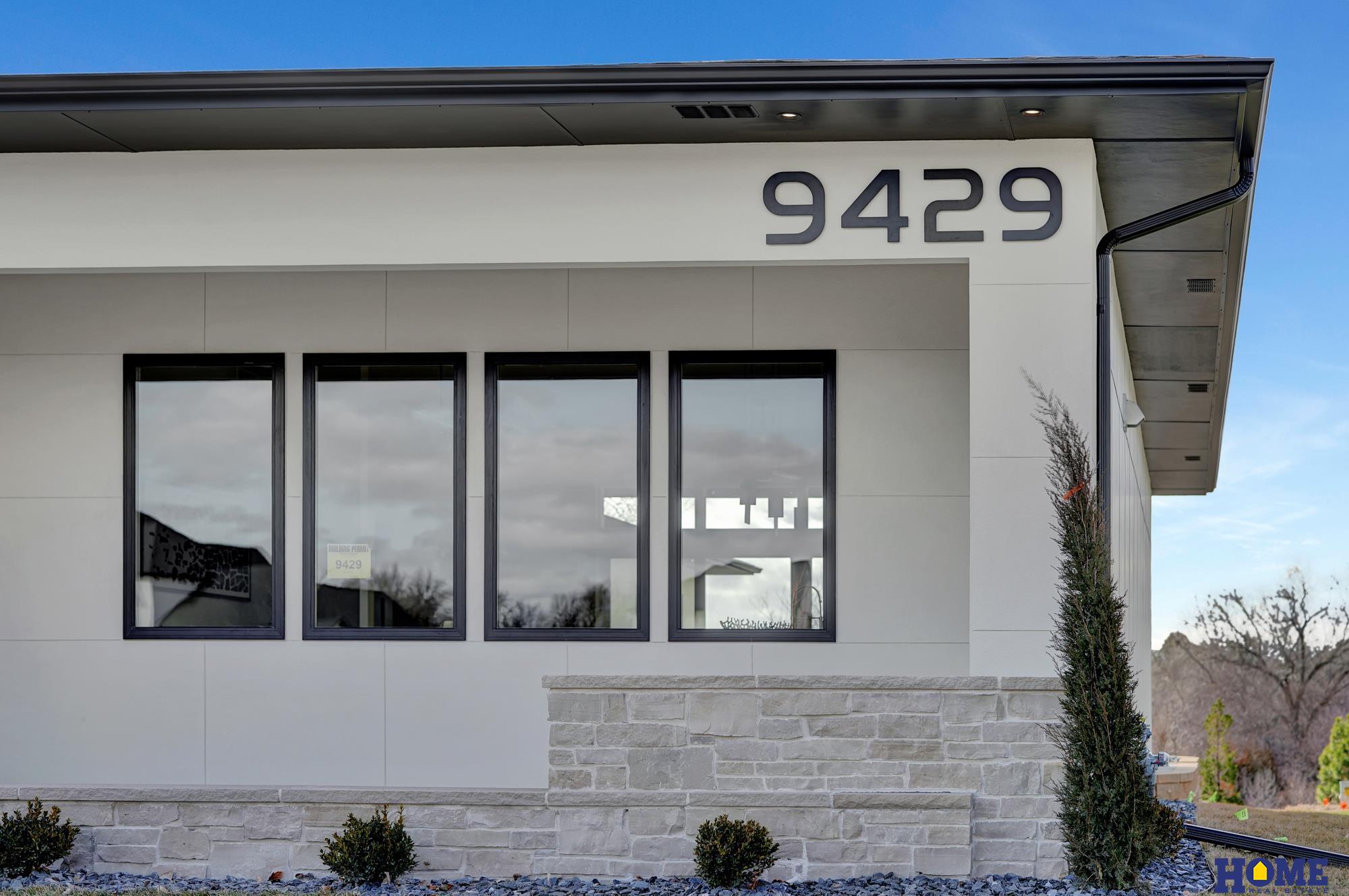 9429 Hillcrest Trail