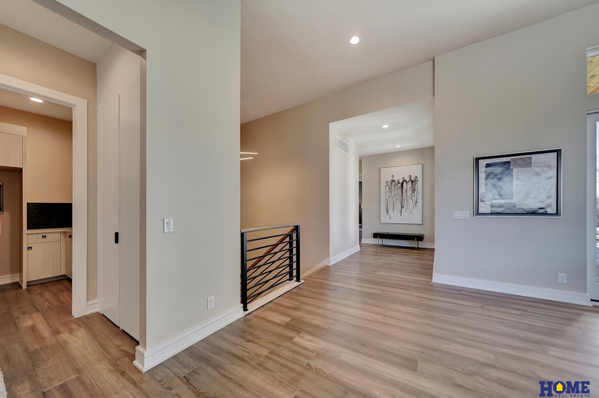 9429 Hillcrest Trail