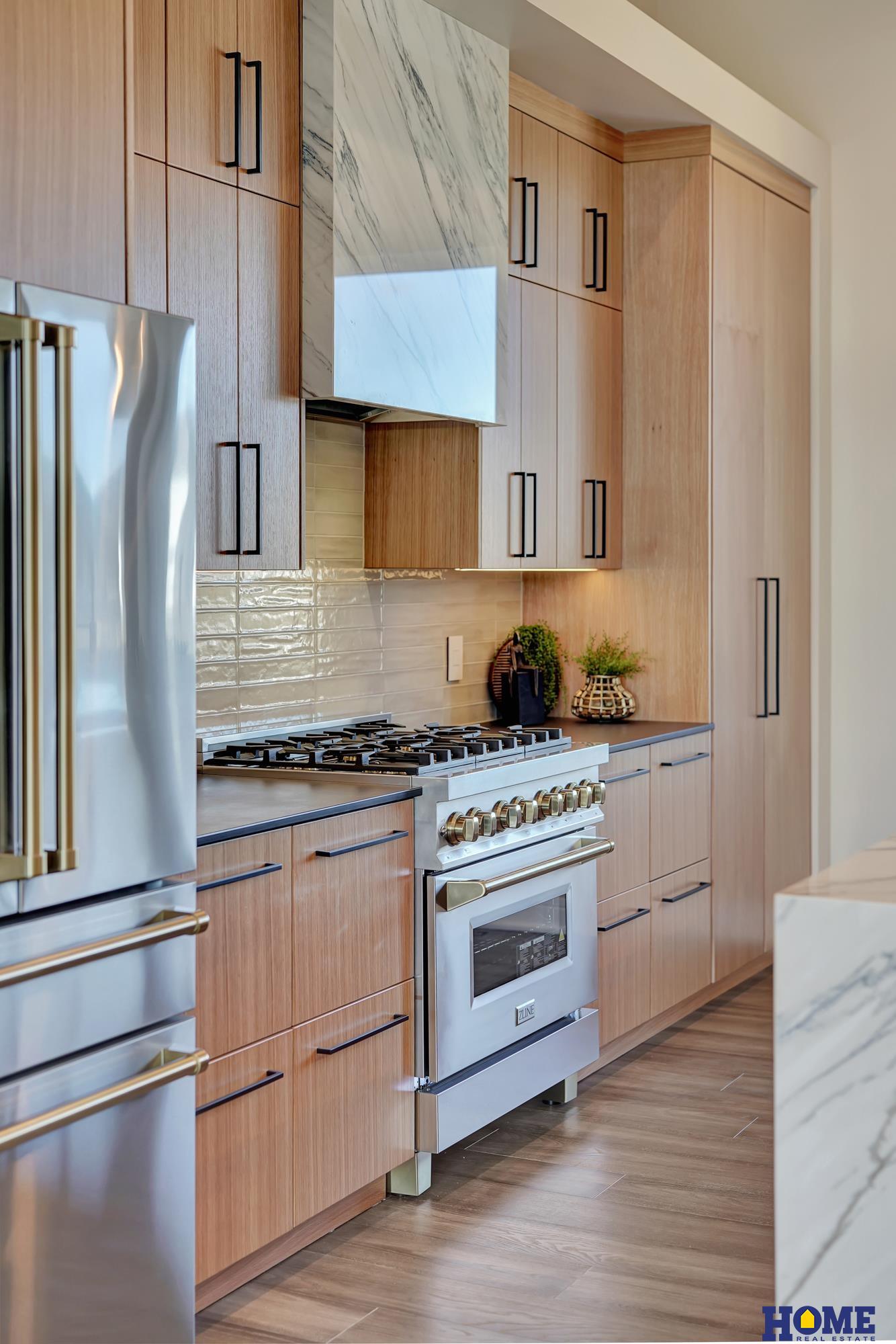 9429 Hillcrest Trail