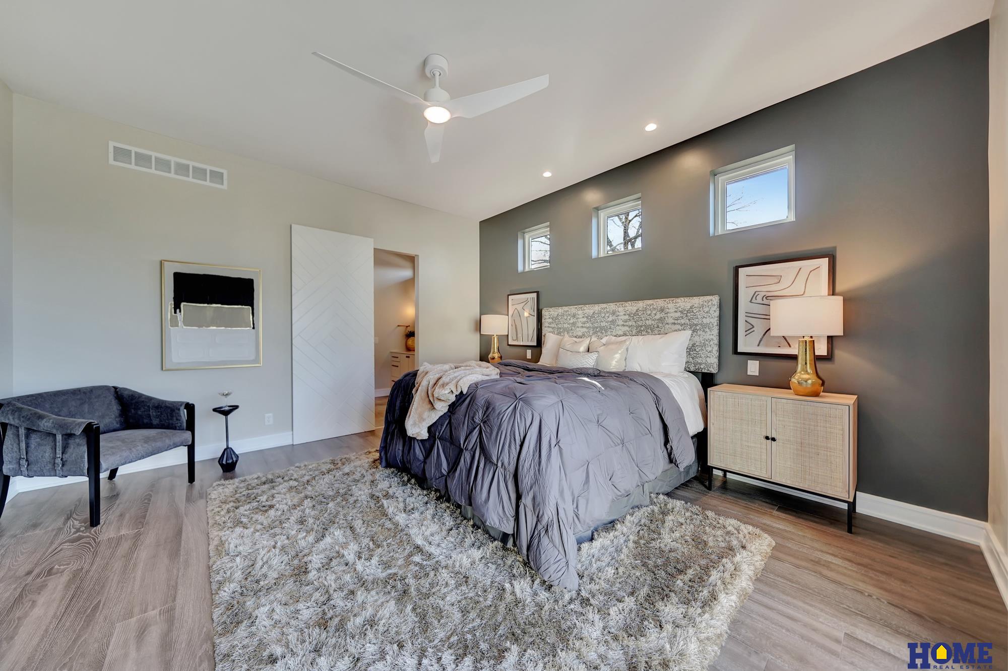 9429 Hillcrest Trail