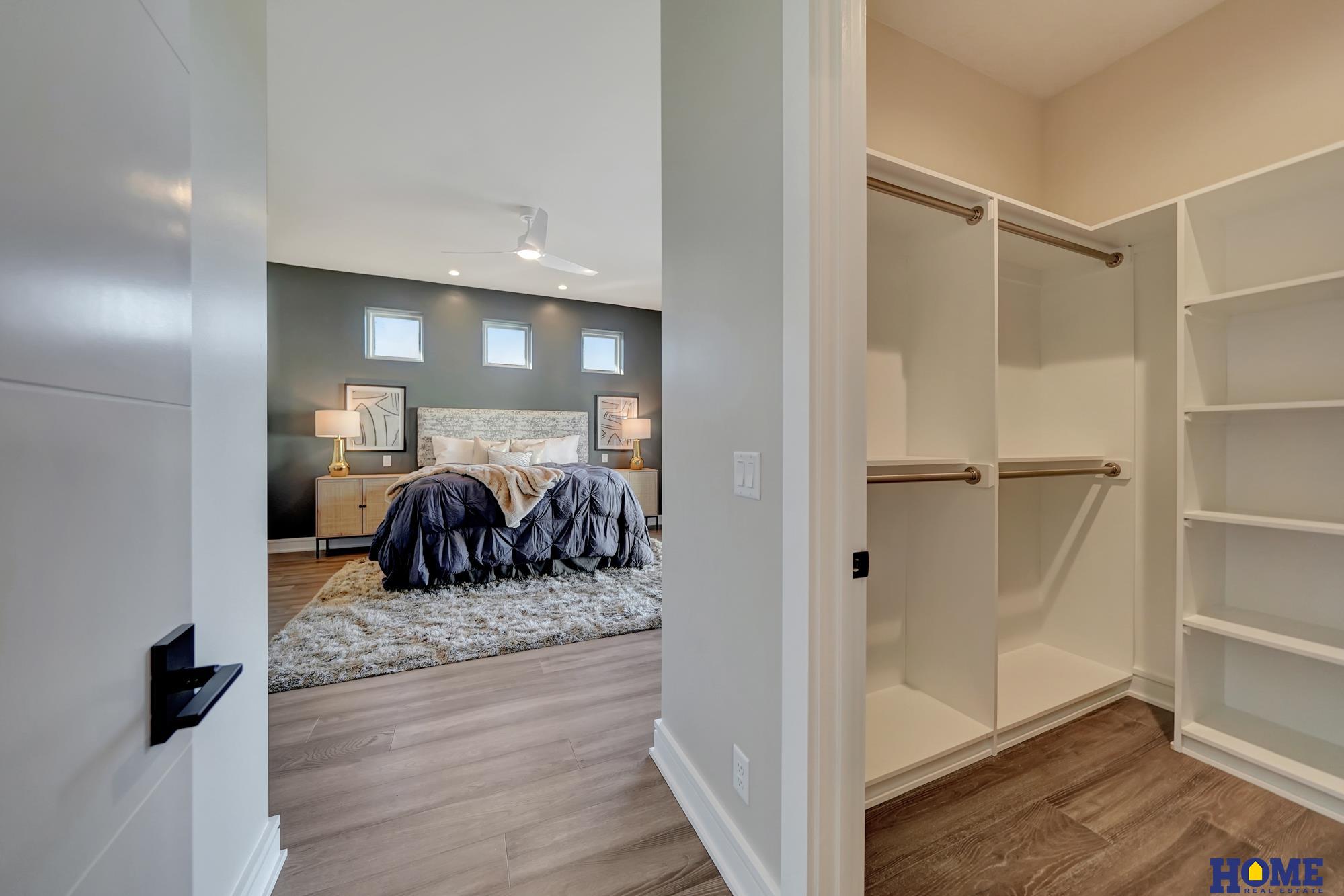 9429 Hillcrest Trail