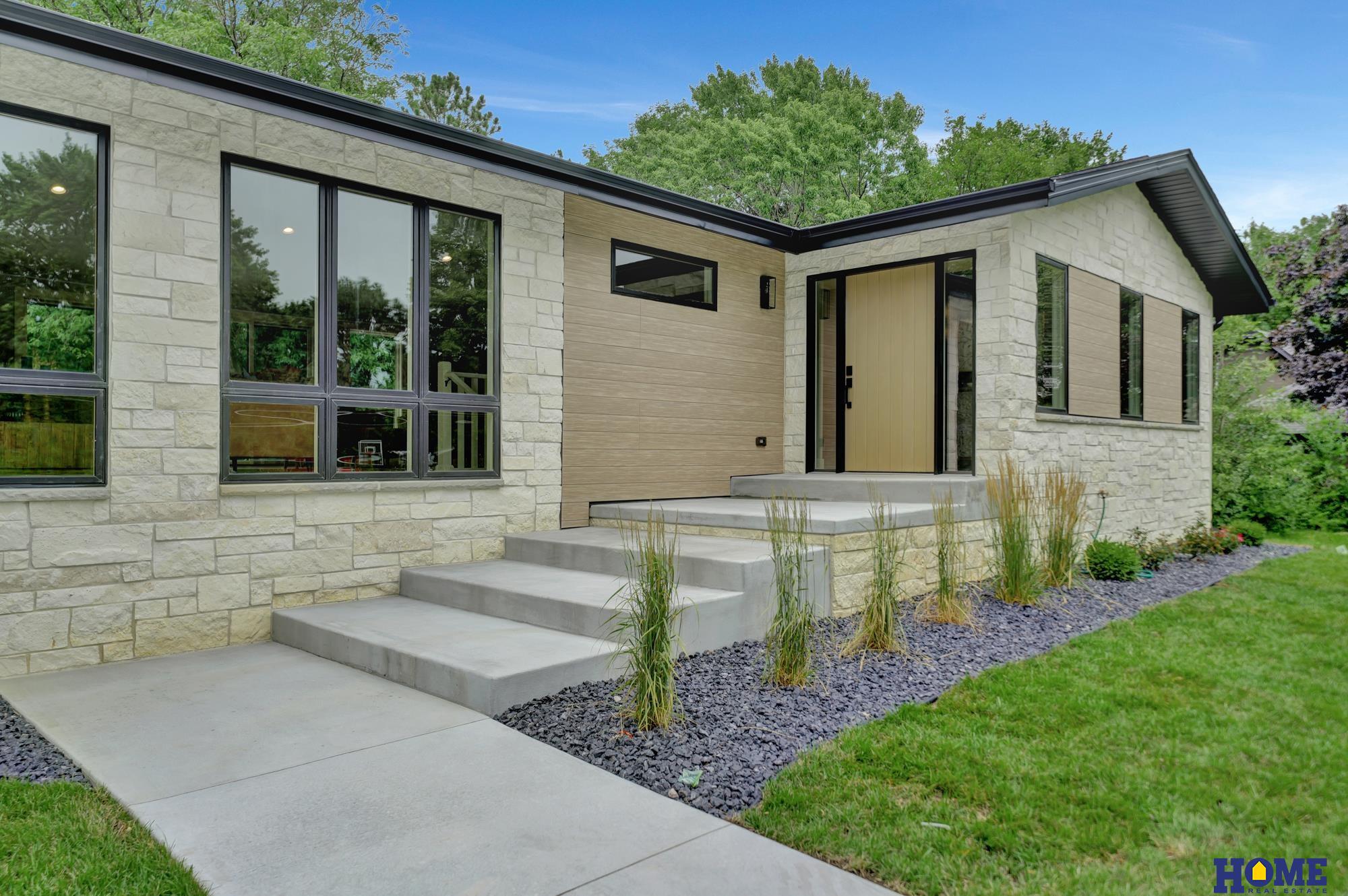 8040 Northshore Drive