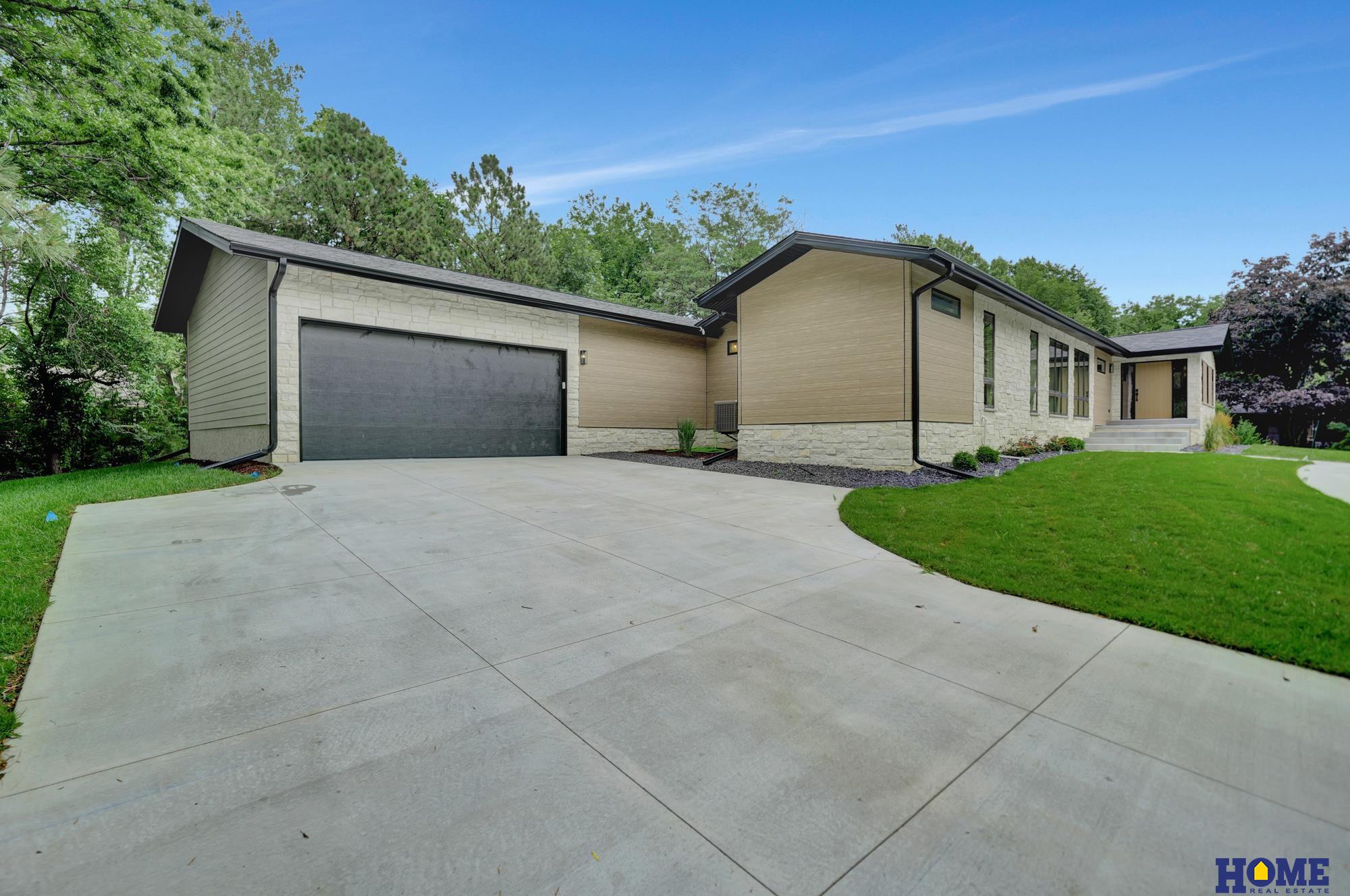 8040 Northshore Drive