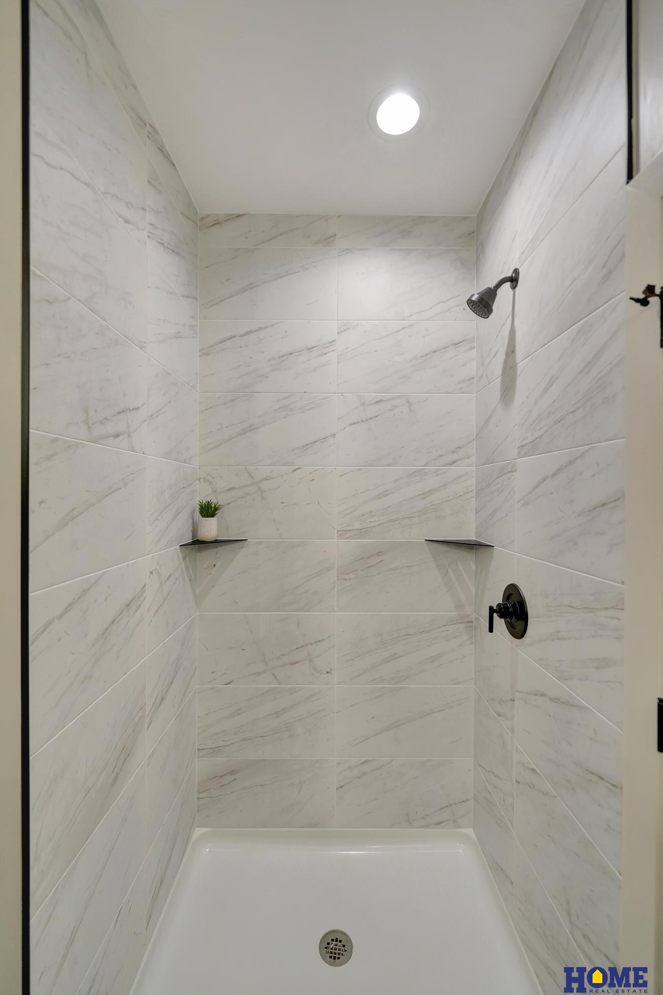 8040 Northshore Drive