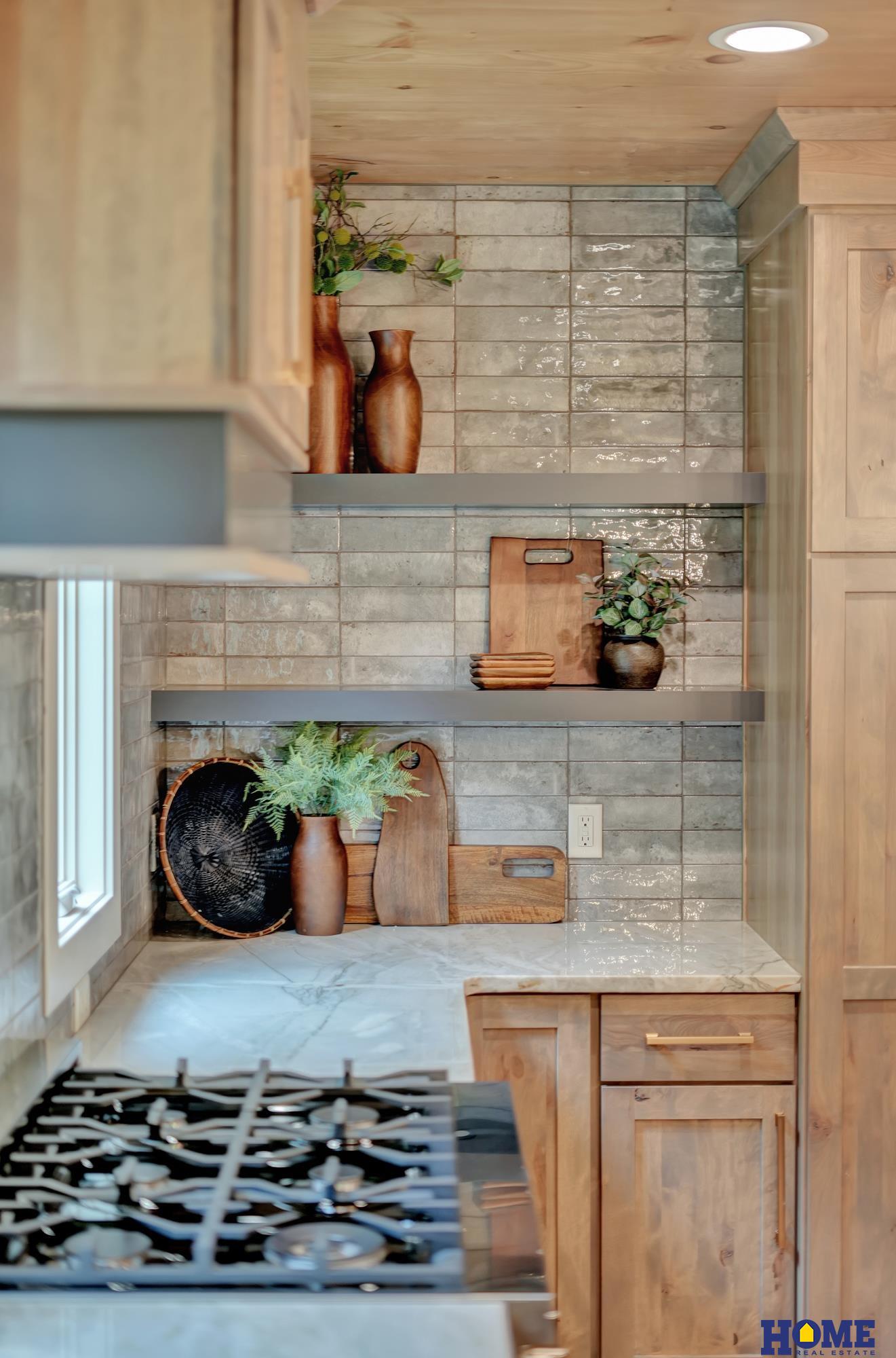 8040 Northshore Drive