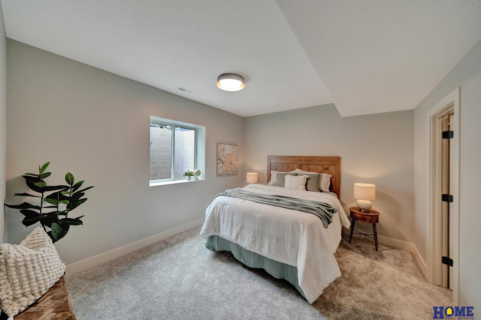 8040 Northshore Drive