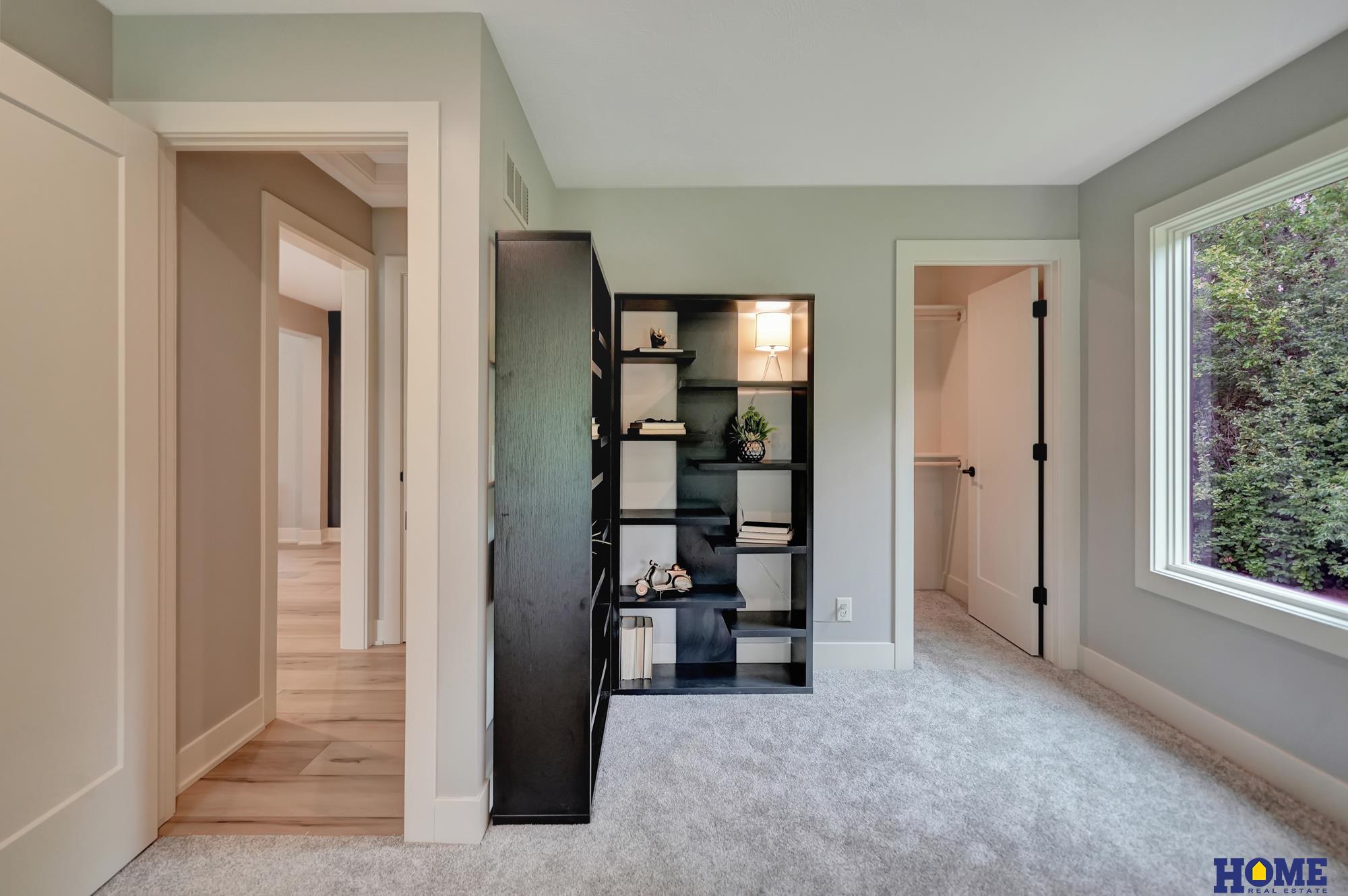 8040 Northshore Drive