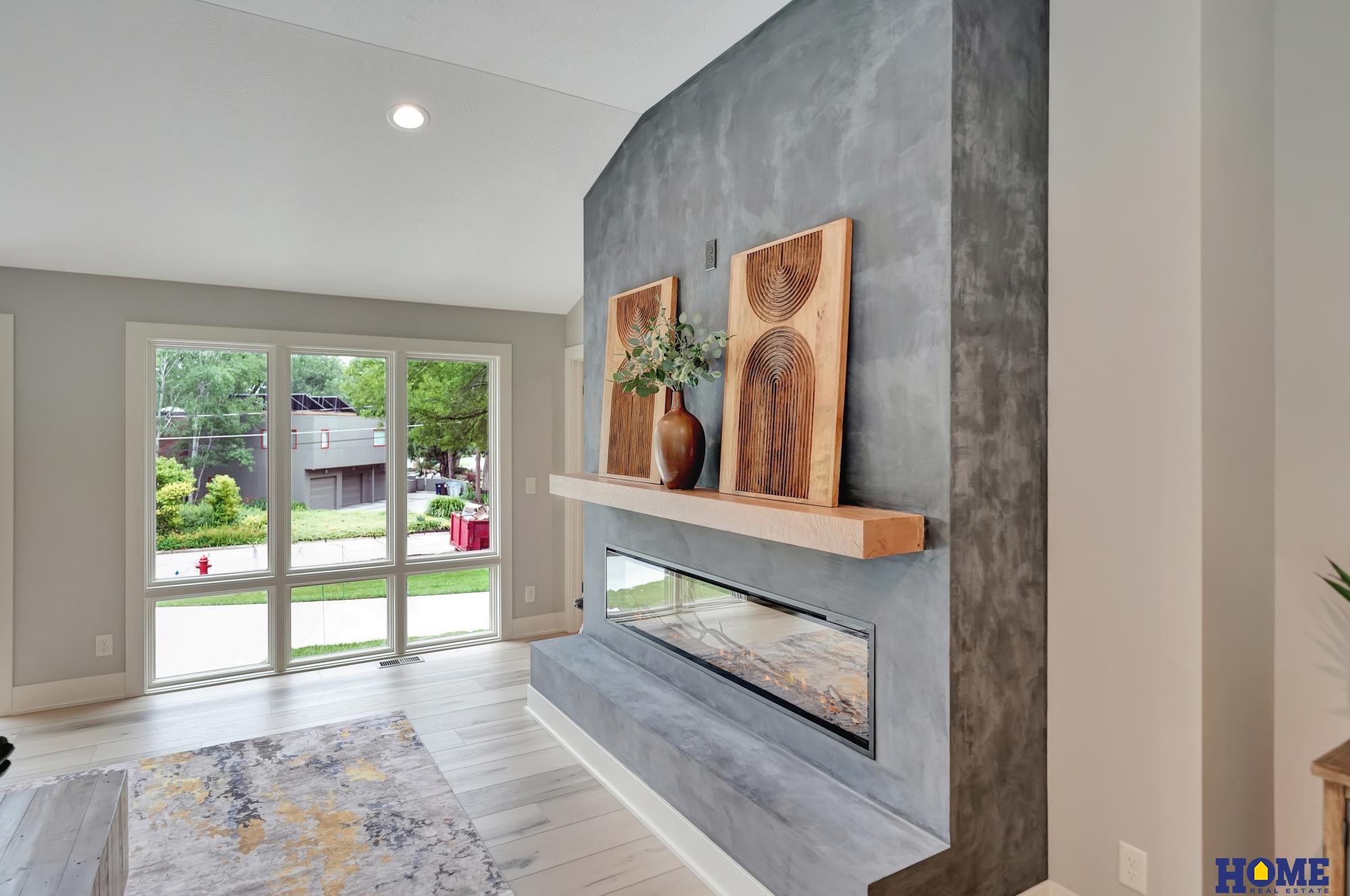 8040 Northshore Drive