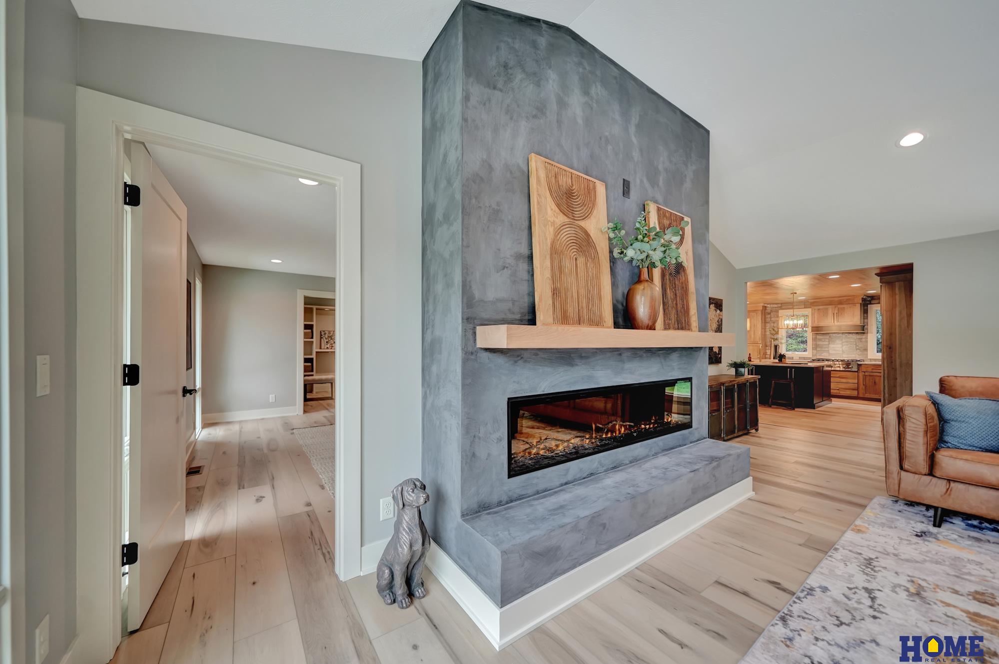 8040 Northshore Drive