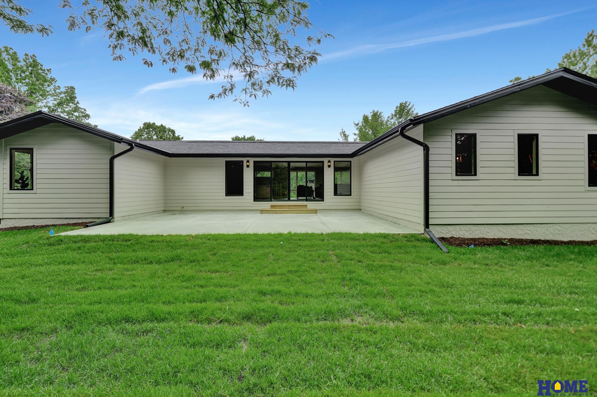 8040 Northshore Drive