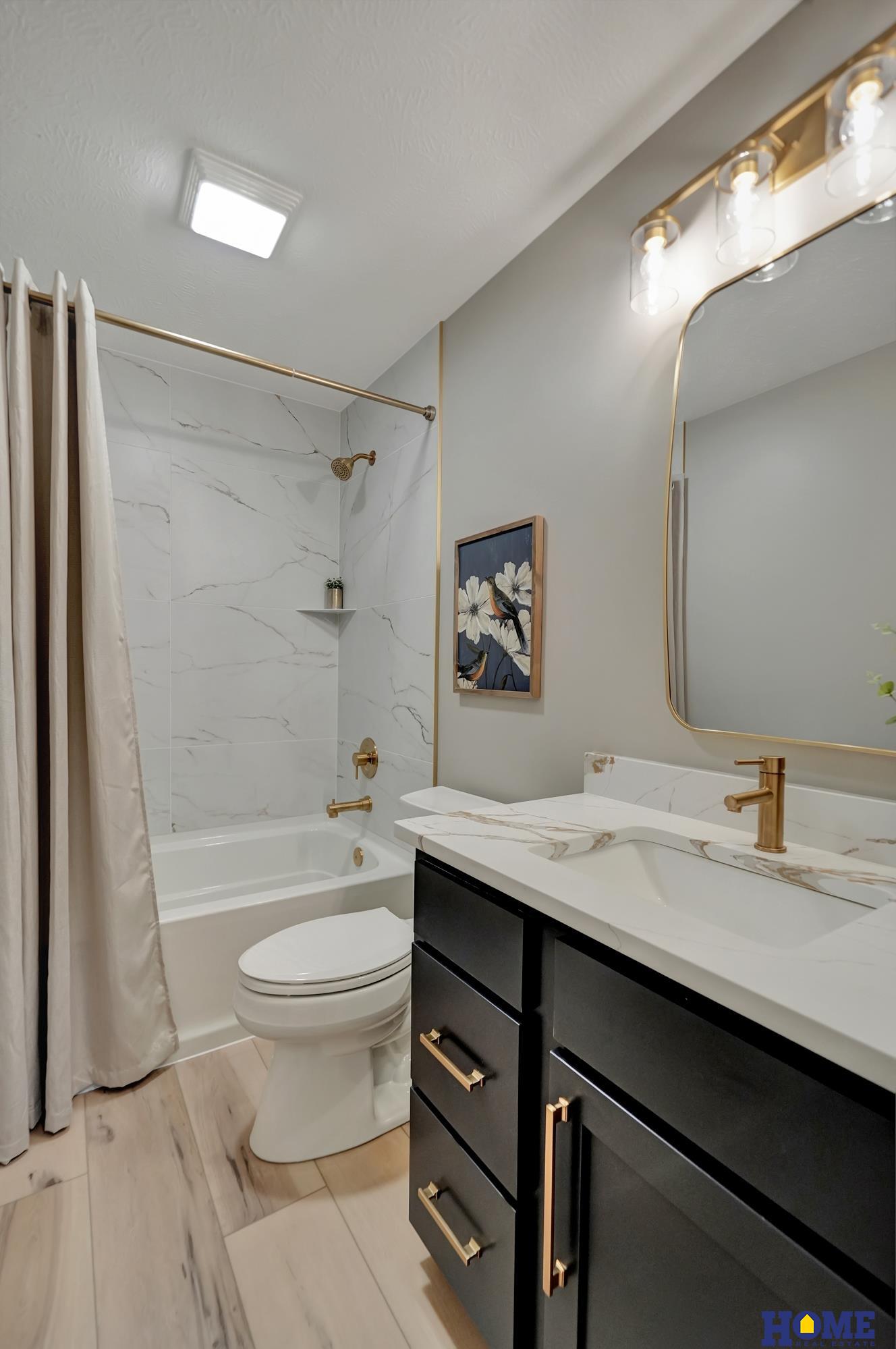 8040 Northshore Drive